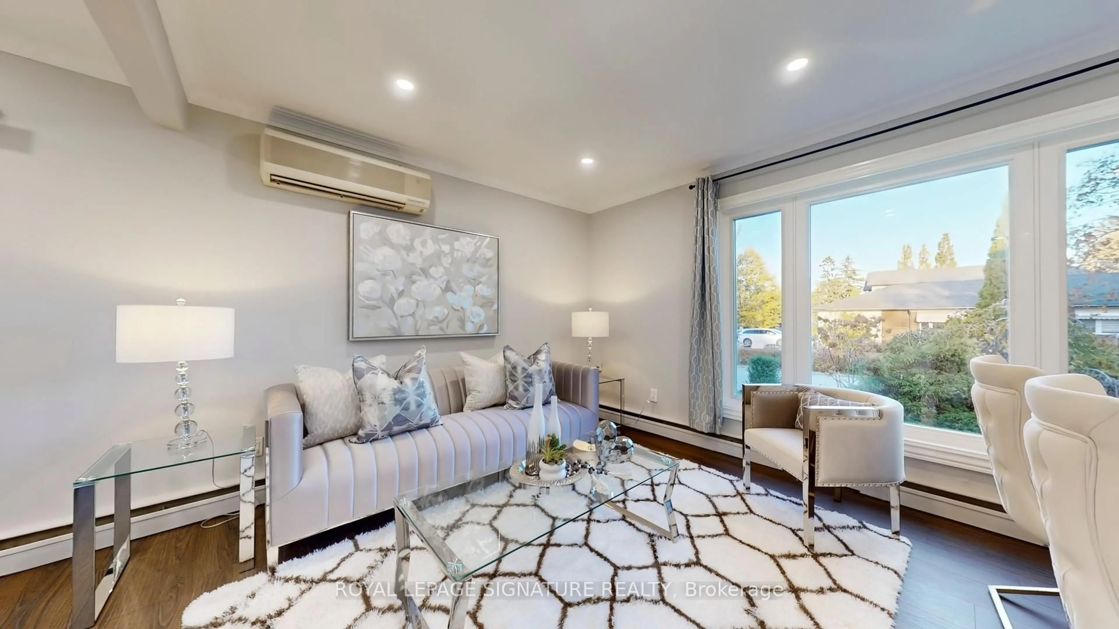 Living room with furniture, unknown for 2 Kilpatrick Pl, Toronto Ontario M1R 2A8