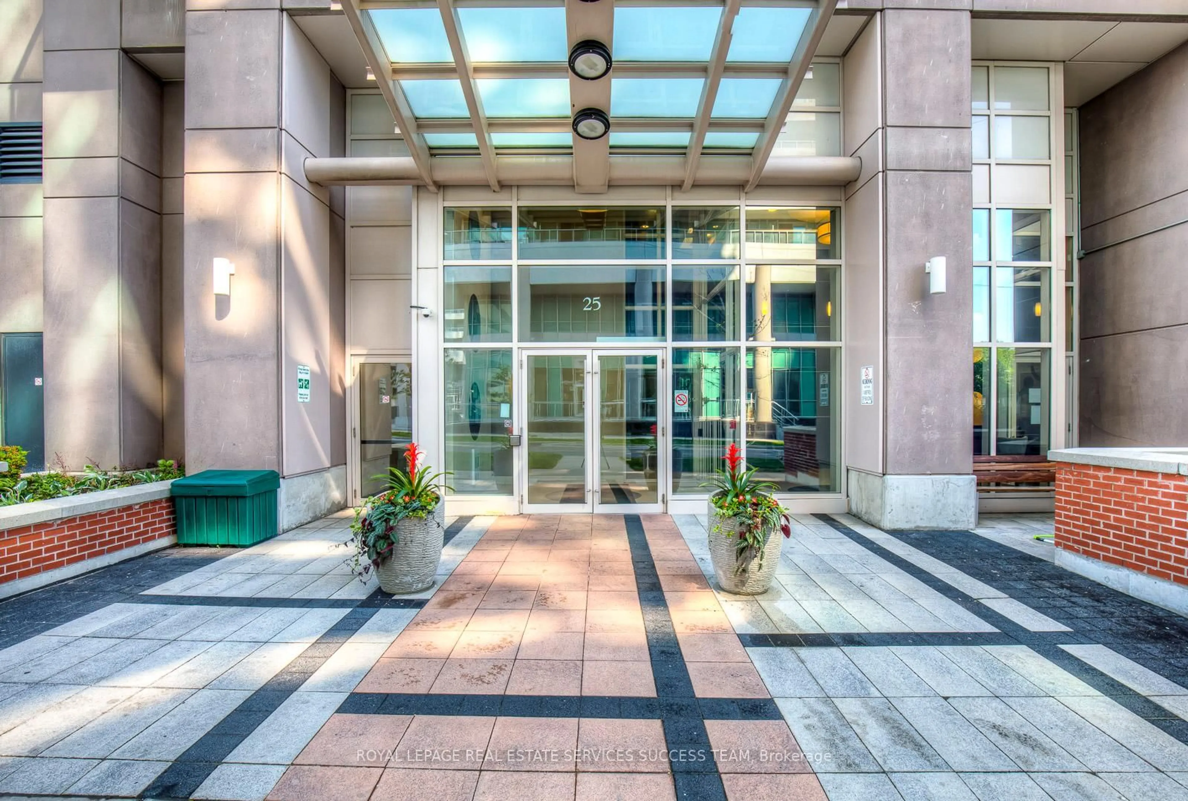 Indoor foyer for 25 Town Centre Crt #1205, Toronto Ontario M1P 0B4