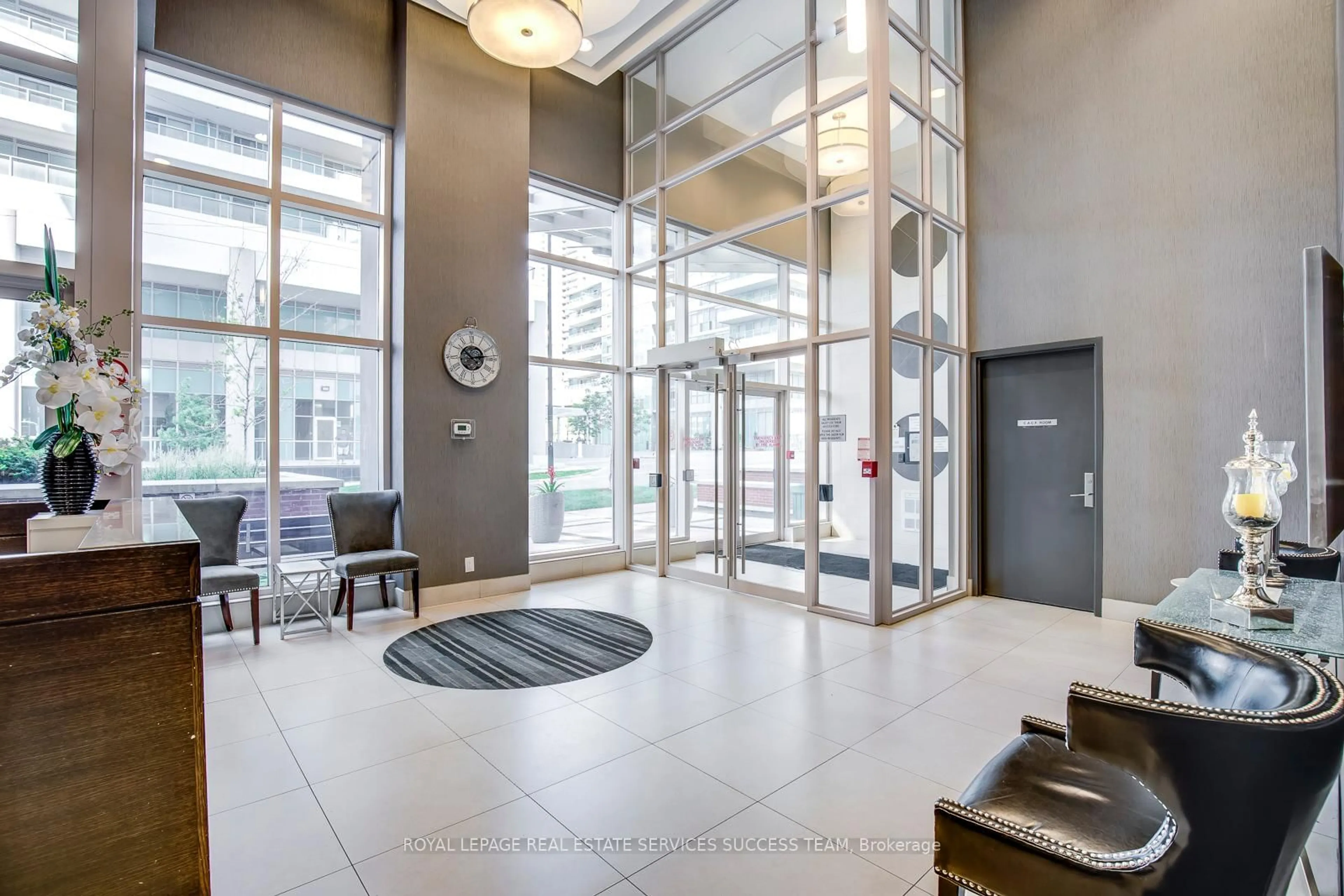 Indoor foyer for 25 Town Centre Crt #1205, Toronto Ontario M1P 0B4