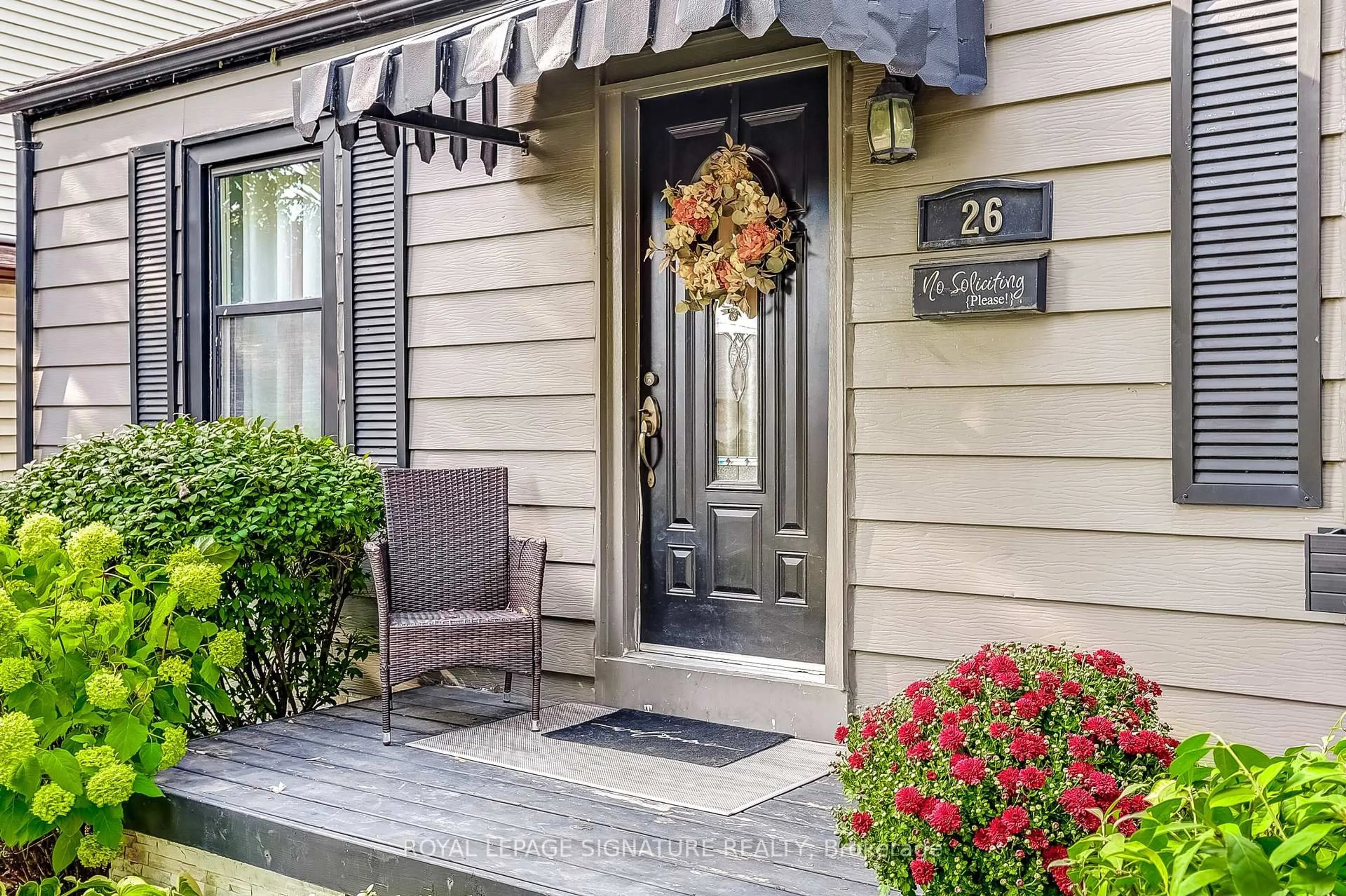 Indoor entryway for 26 George St, Ajax Ontario L1S 1S5