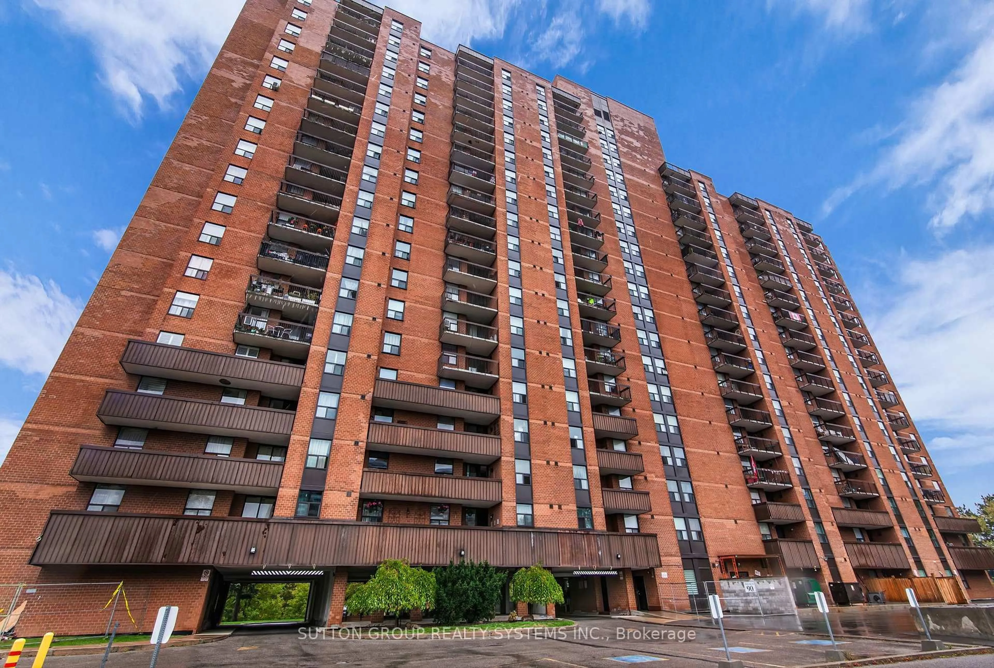 Patio, building for 90 Ling Rd #PH109, Toronto Ontario M1E 4Y3