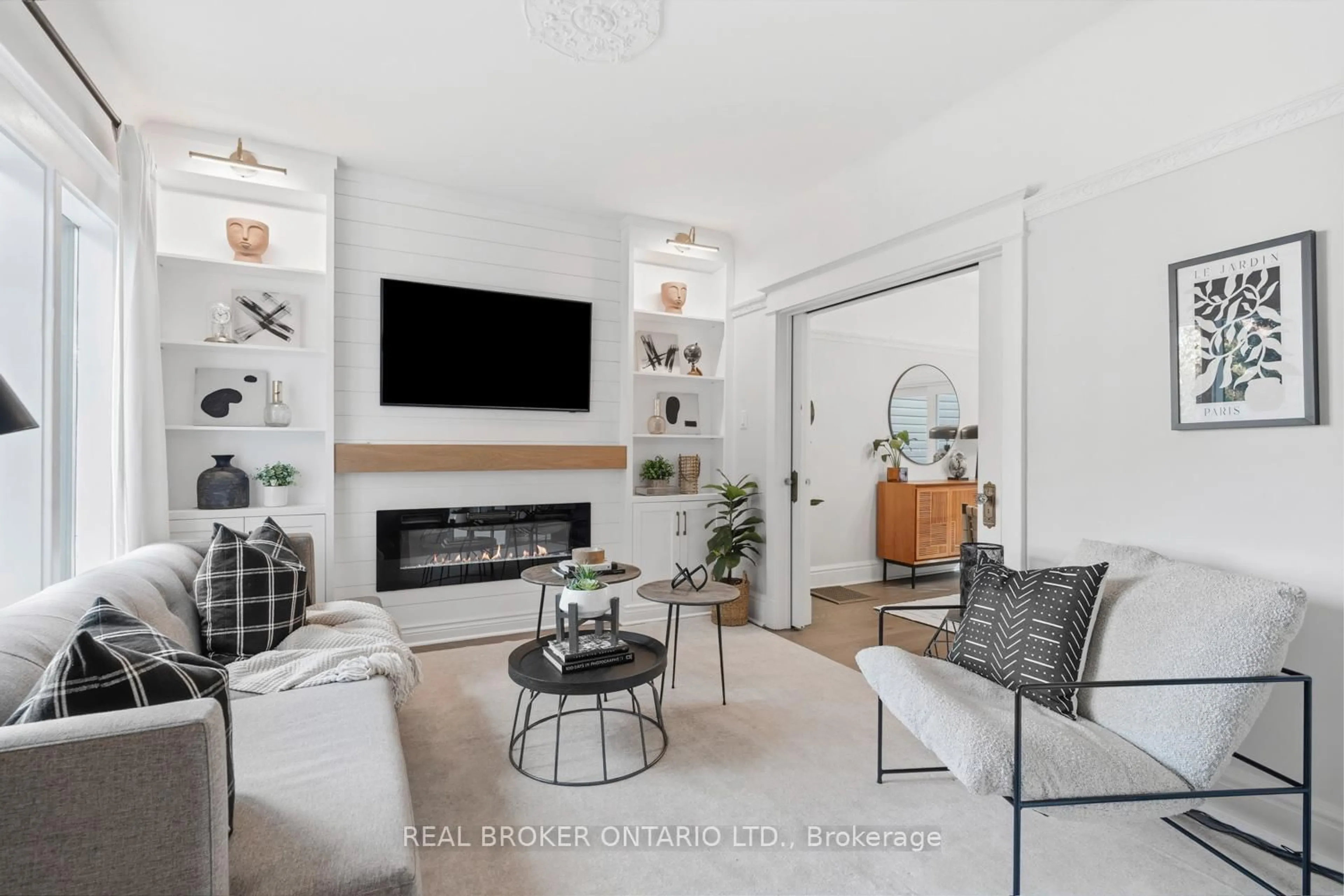 Living room with furniture, unknown for 7 Juniper Ave, Toronto Ontario M4L 1S1