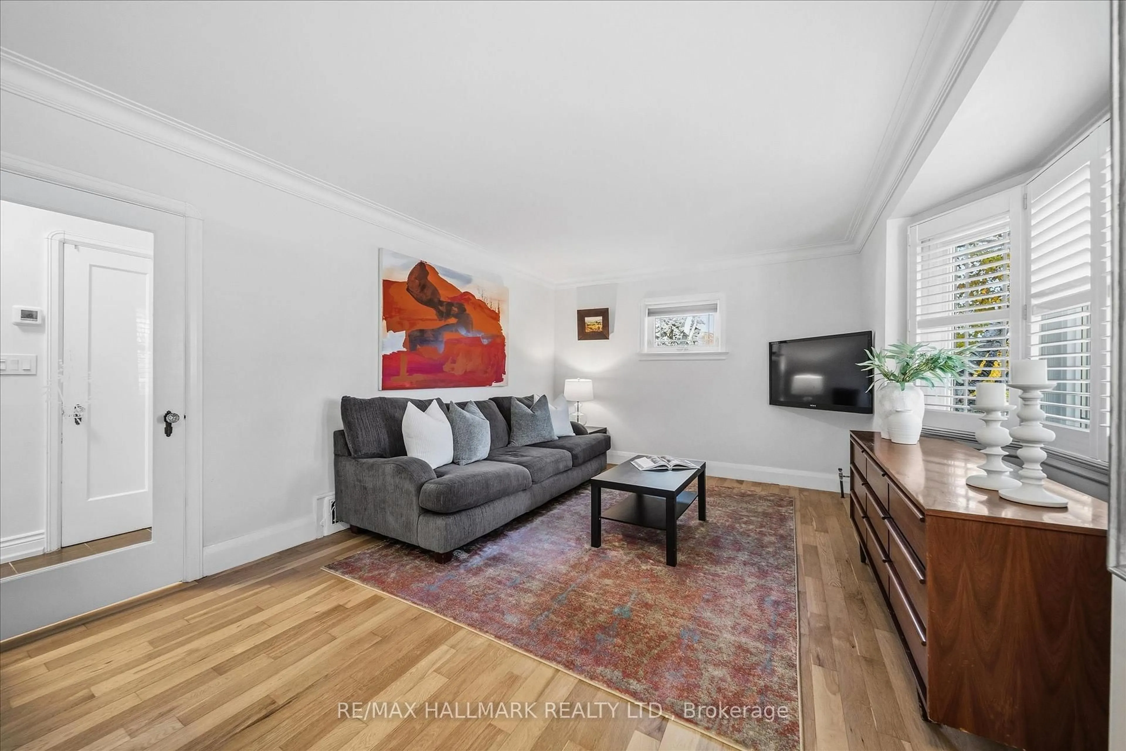 Living room with furniture, unknown for 128 Harewood Ave, Toronto Ontario M1M 2R5