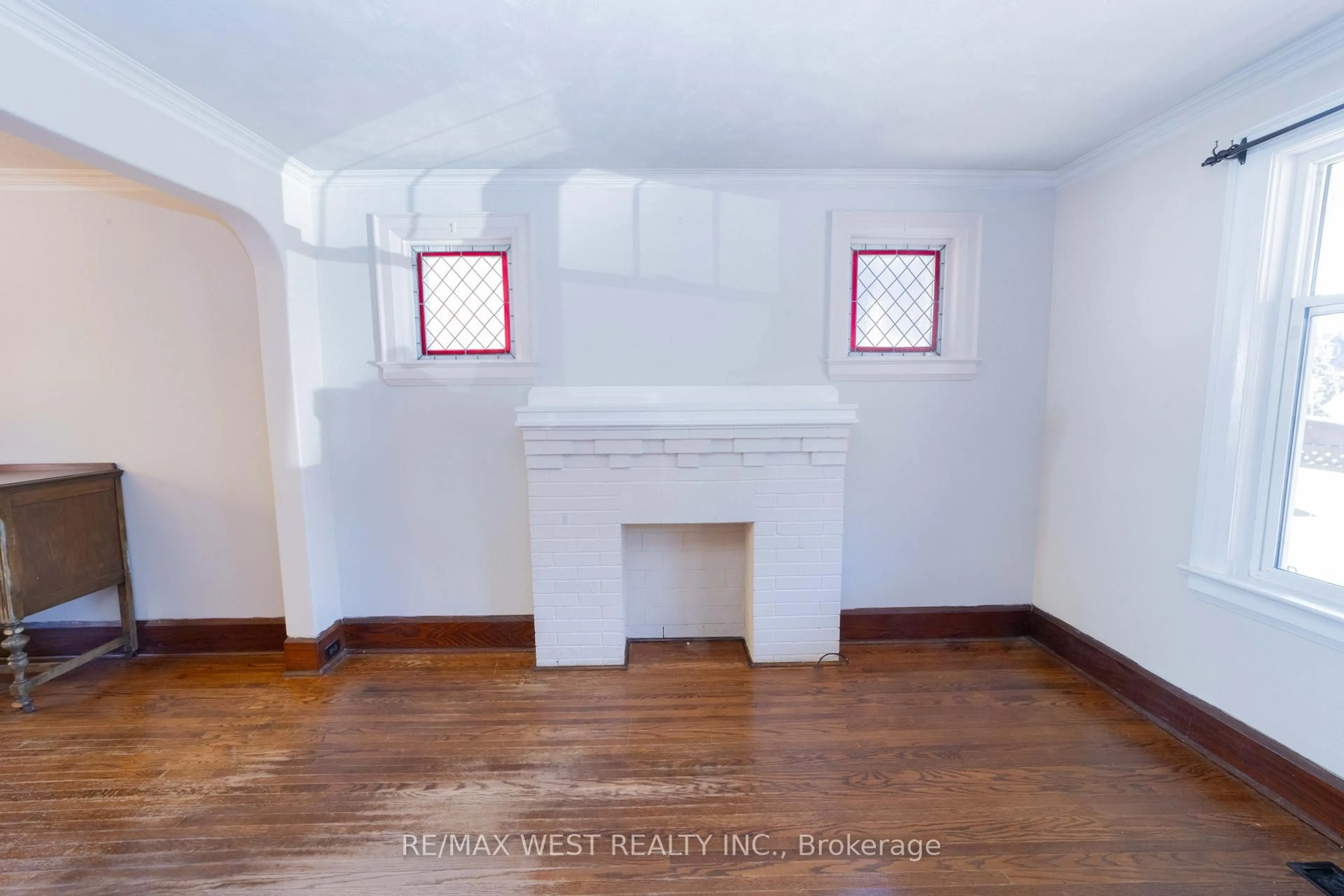 A pic of a room for 314 Gliddon Ave, Oshawa Ontario L1H 1Z4