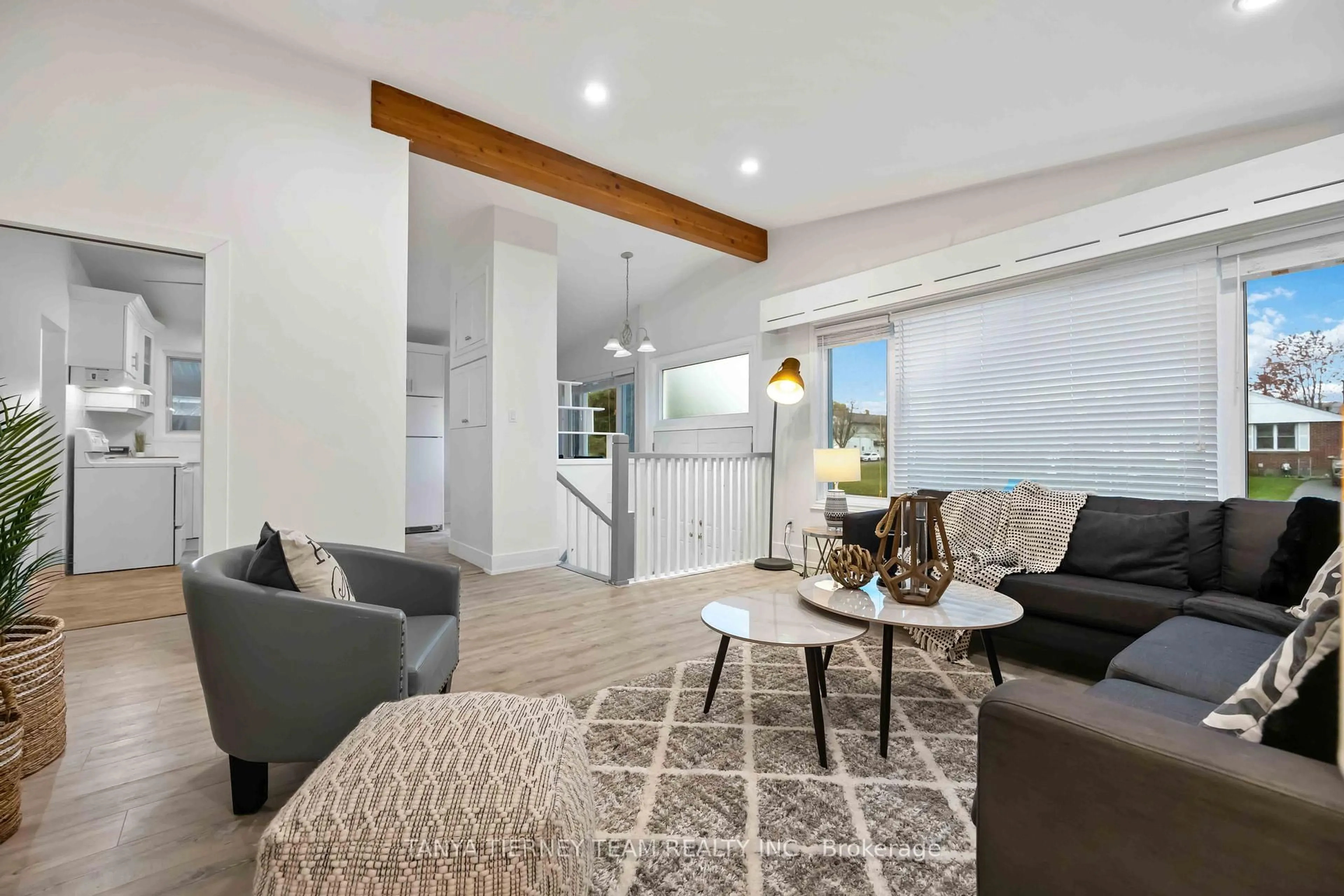 Living room with furniture, unknown for 929 Masson St, Oshawa Ontario L1G 5B3