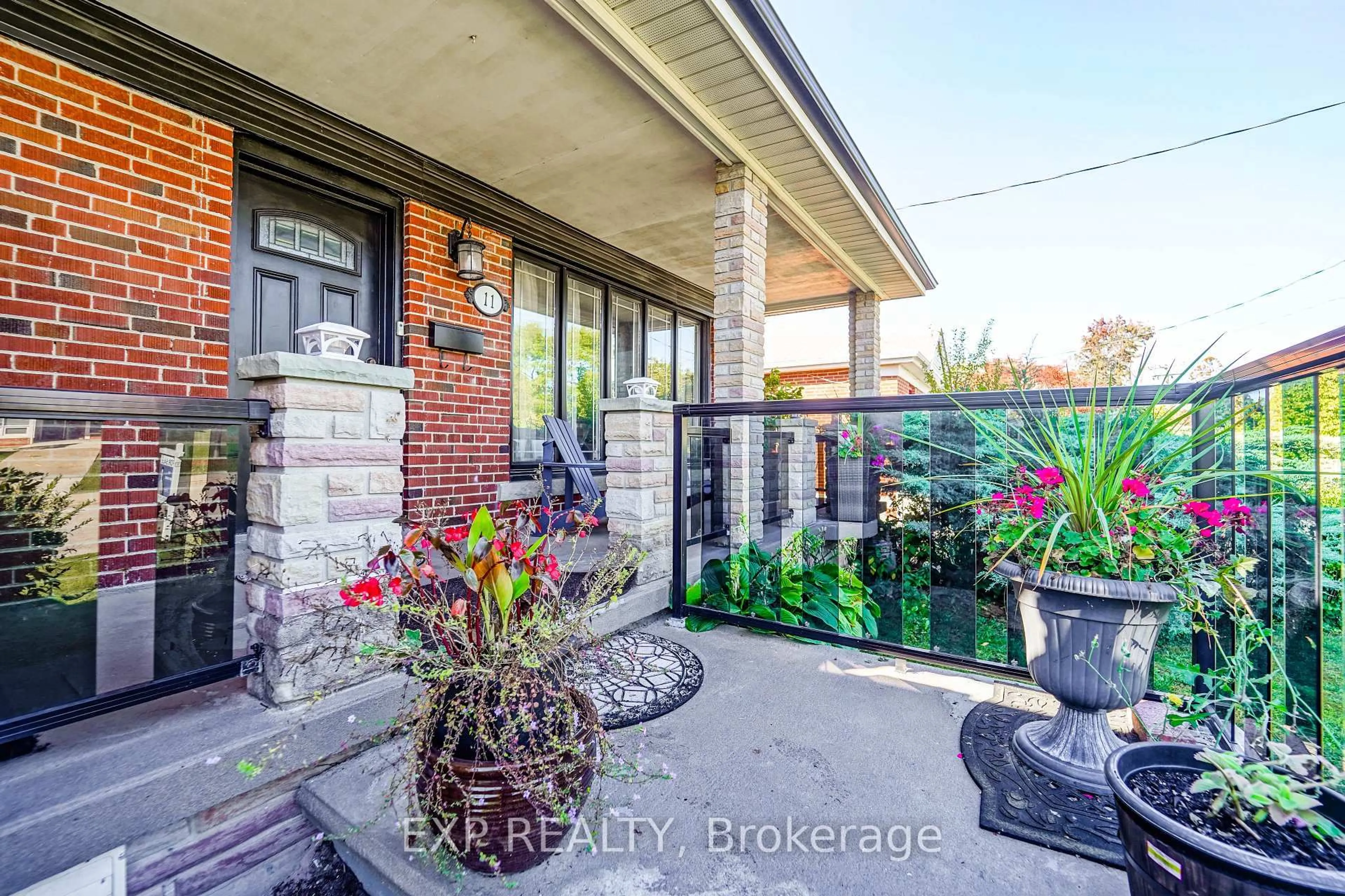 Patio, street for 11 Bucannan Rd, Toronto Ontario M1R 3V2