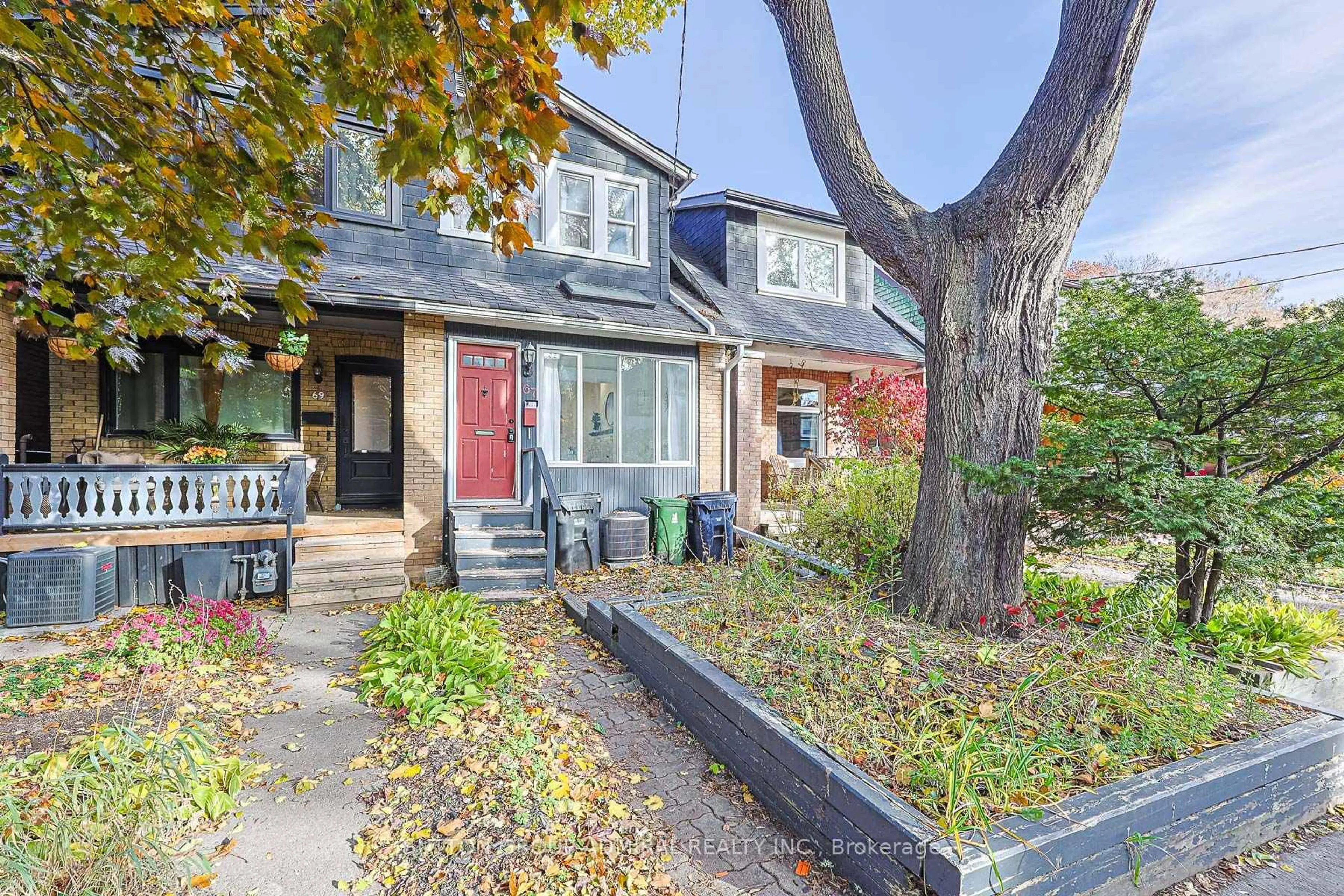 Patio, street for 67 Gainsborough Rd, Toronto Ontario M4L 3C1
