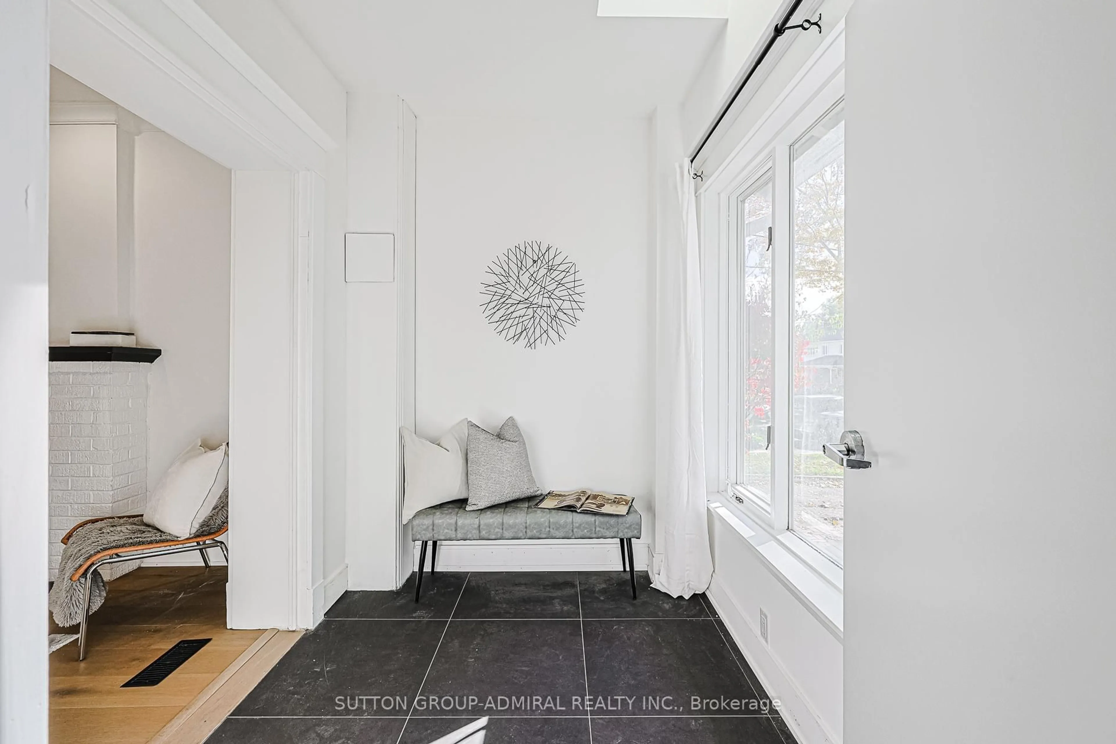 Indoor entryway for 67 Gainsborough Rd, Toronto Ontario M4L 3C1