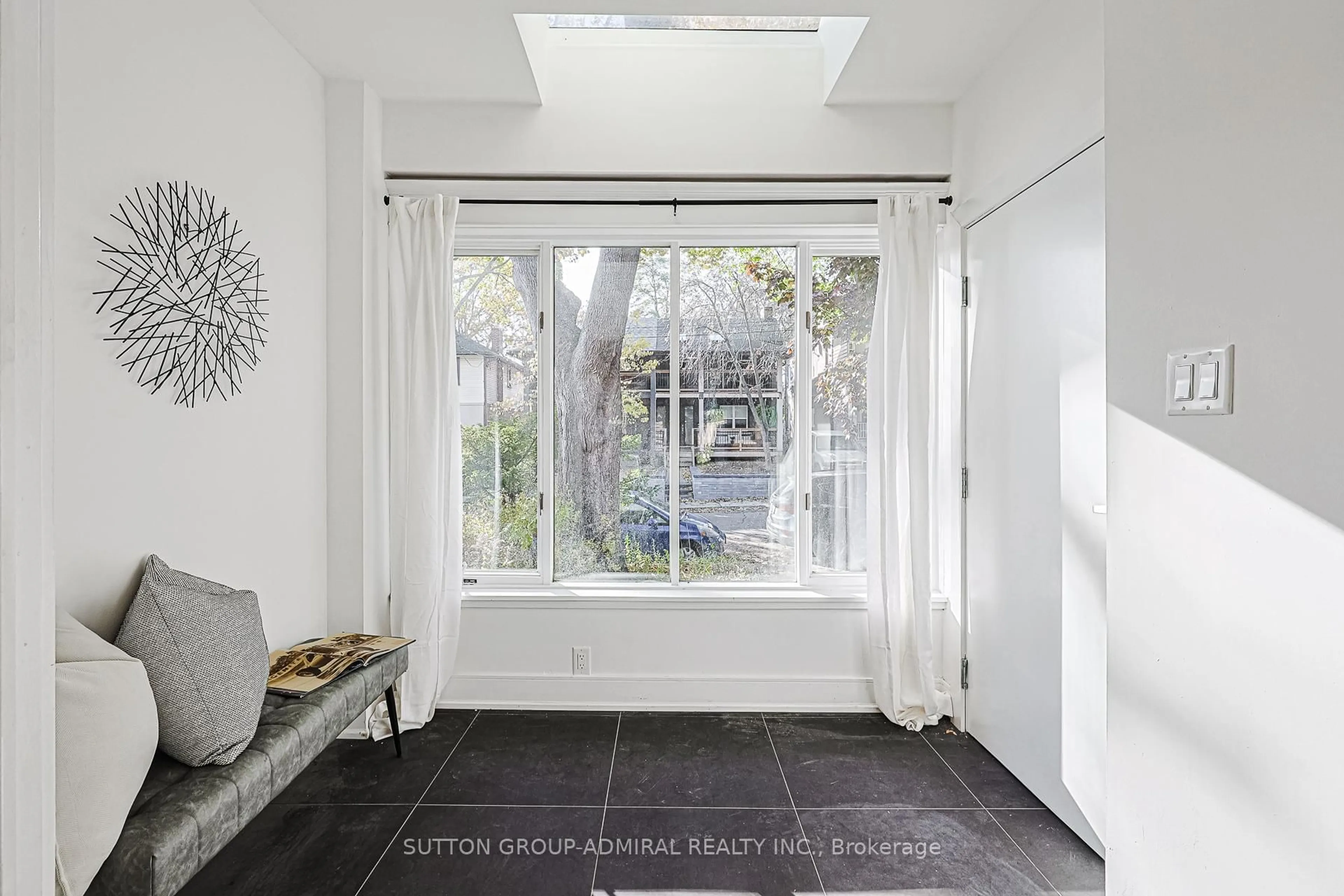 Indoor entryway for 67 Gainsborough Rd, Toronto Ontario M4L 3C1