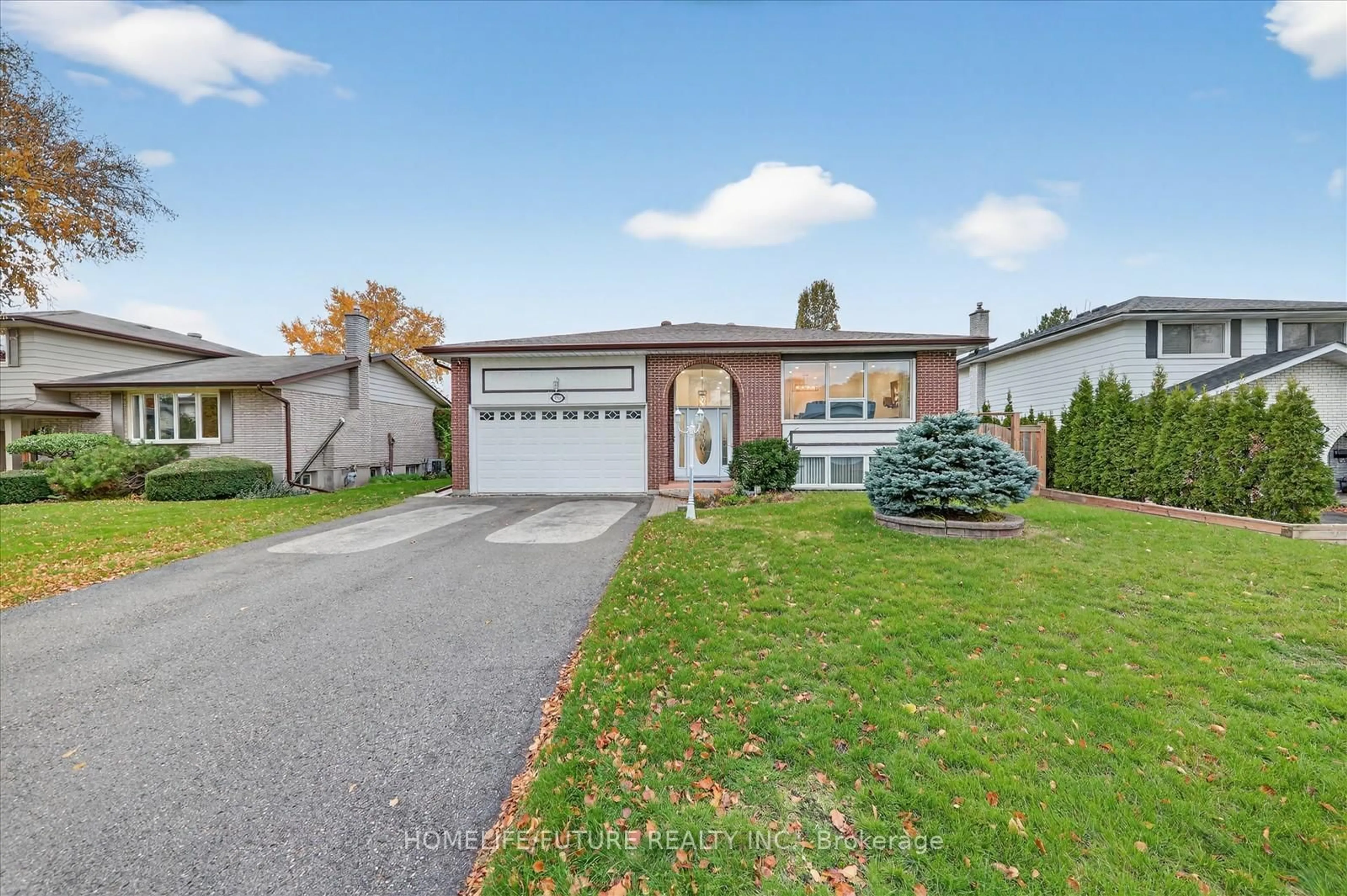 Home with brick exterior material, street for 790 Ferndale St, Oshawa Ontario L1J 5L7