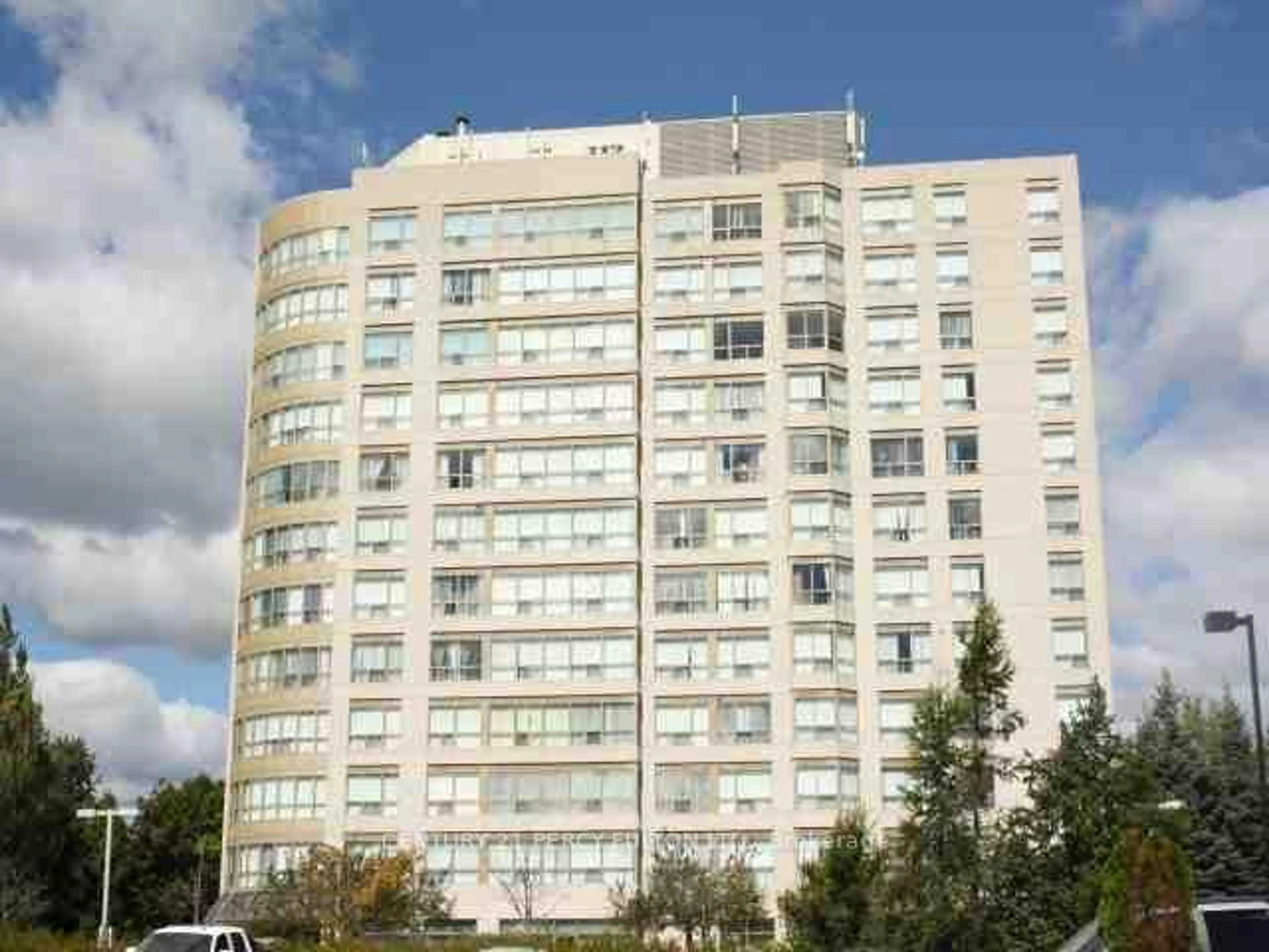 Unknown for 712 Rossland Rd #506, Whitby Ontario L1N 9E8