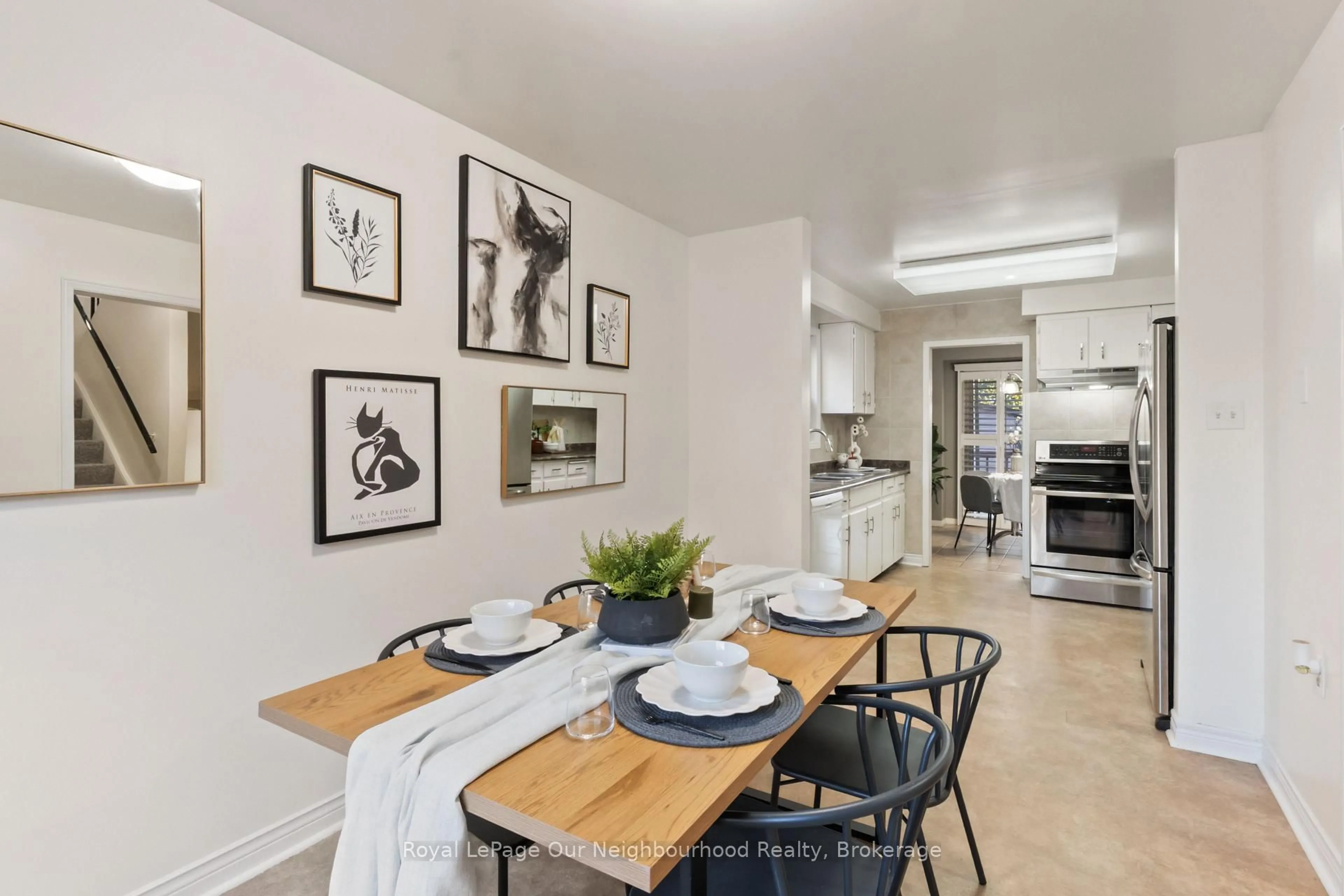 Dining room, unknown for 535 Carmello Crt, Pickering Ontario L1W 2Z4