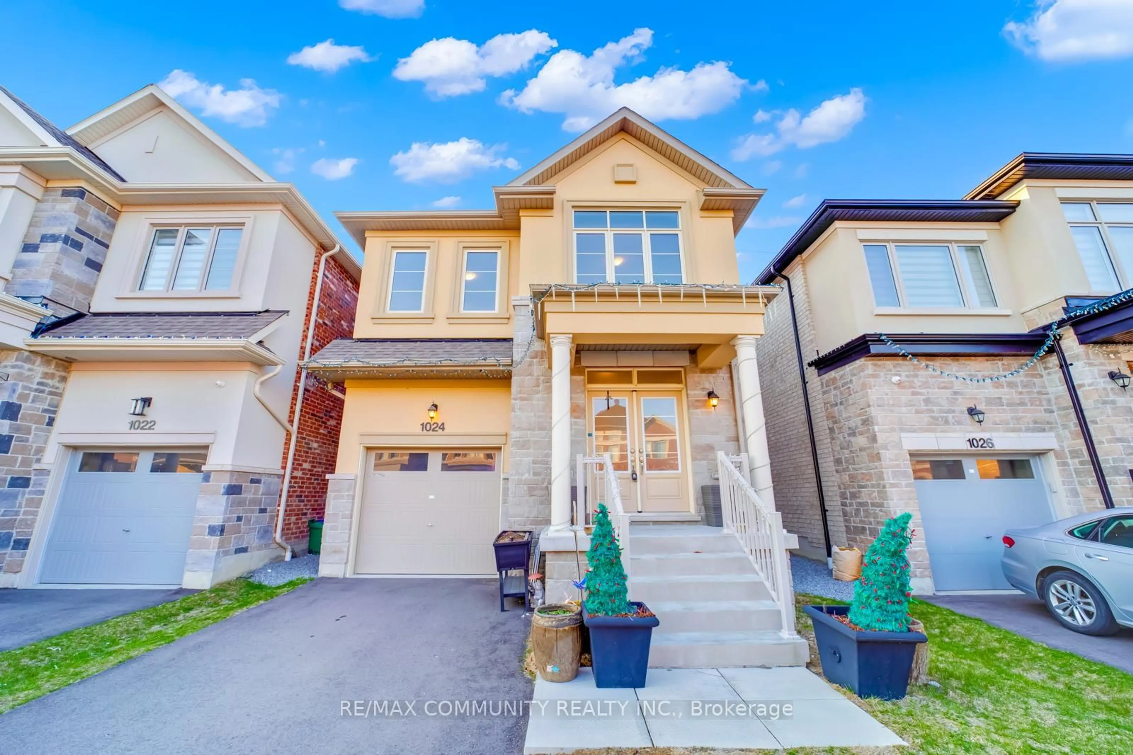 Home with brick exterior material, street for 1024 Skyridge Blvd, Pickering Ontario L1X 0G5