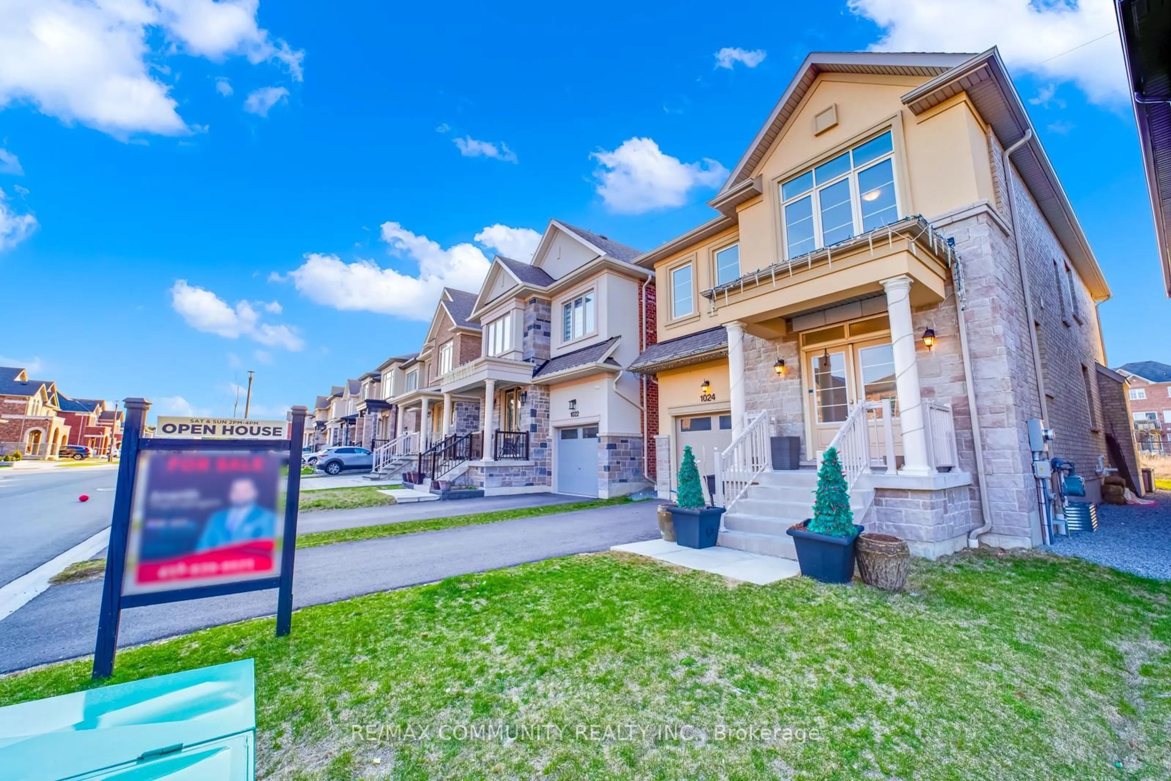 Unknown for 1024 Skyridge Blvd, Pickering Ontario L1X 0G5