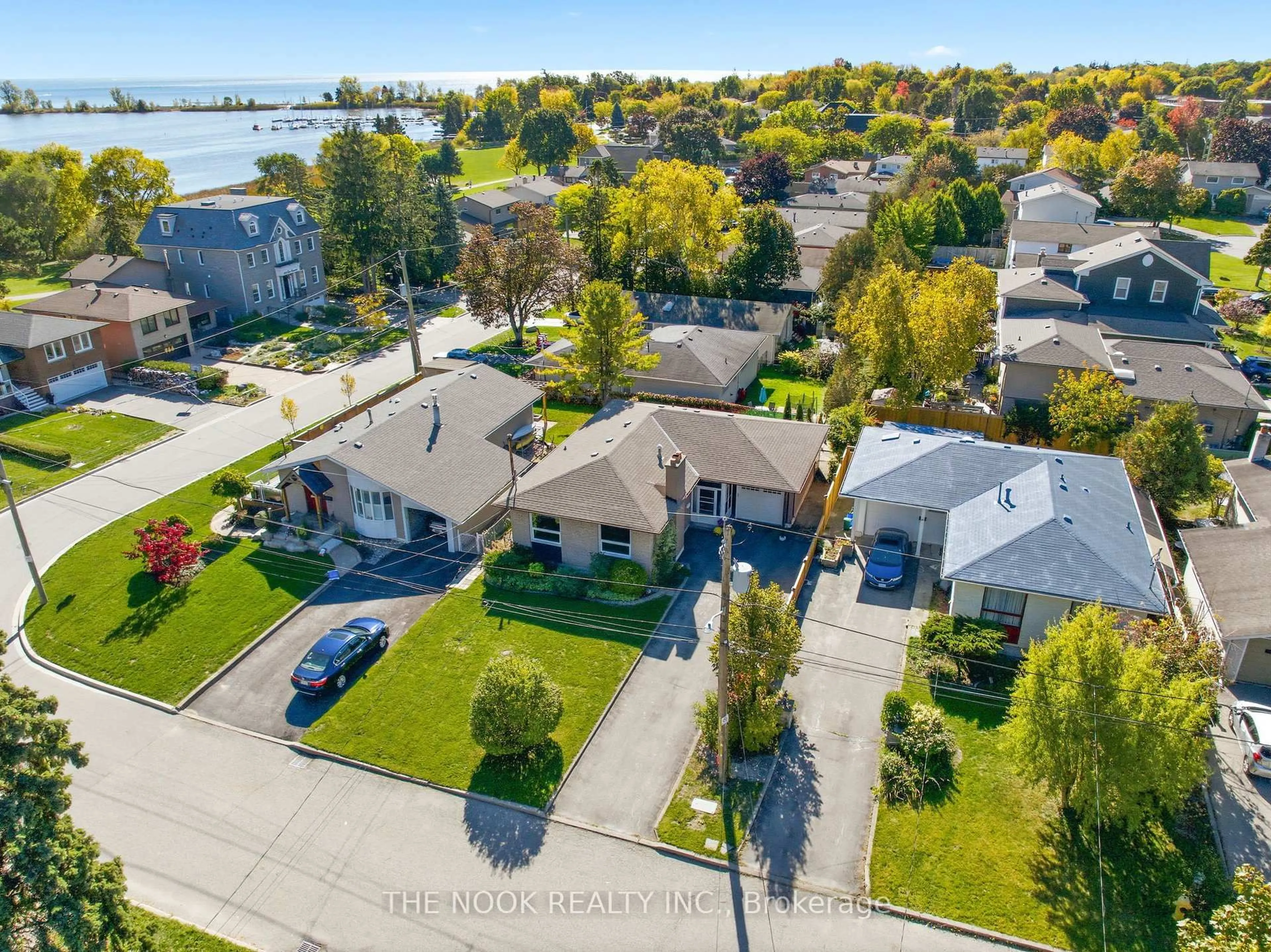 A pic from outside/outdoor area/front of a property/back of a property/a pic from drone, water/lake/river/ocean view for 953 Essa Cres, Pickering Ontario L1W 2J2
