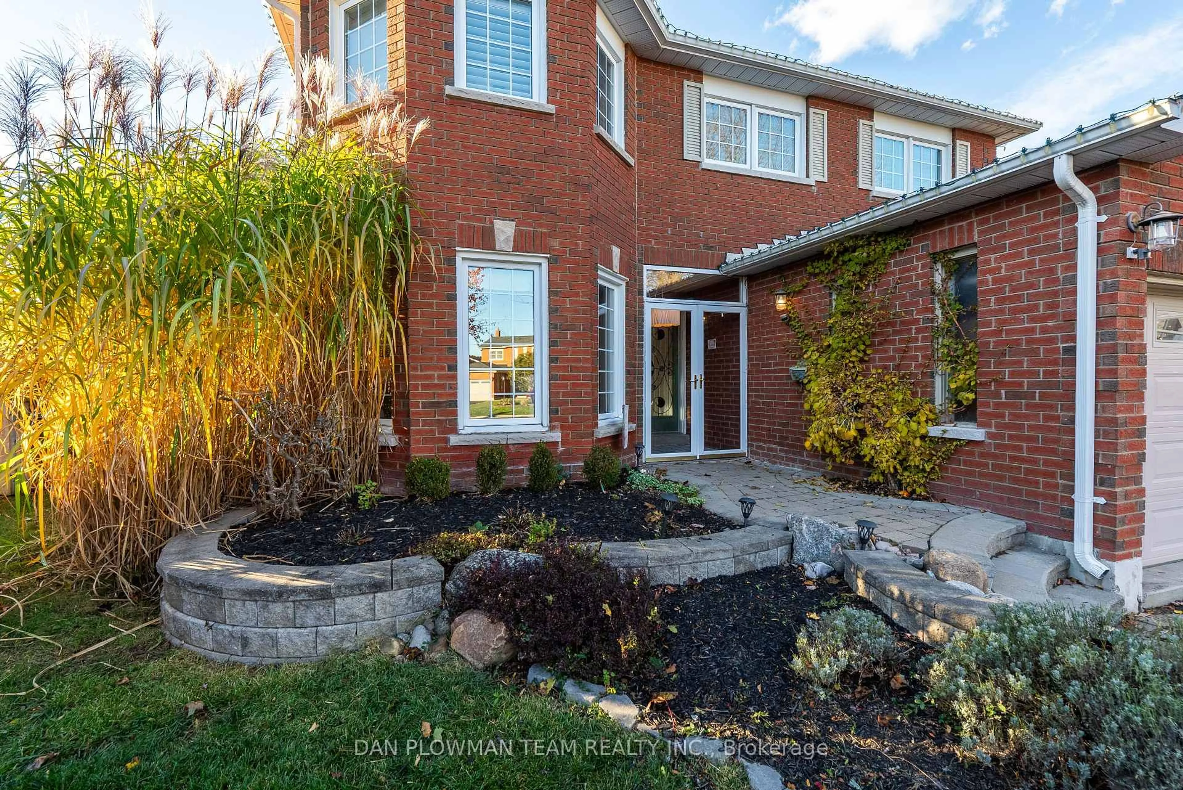 Home with brick exterior material, street for 8 Aldcroft Cres, Clarington Ontario L1C 4P1