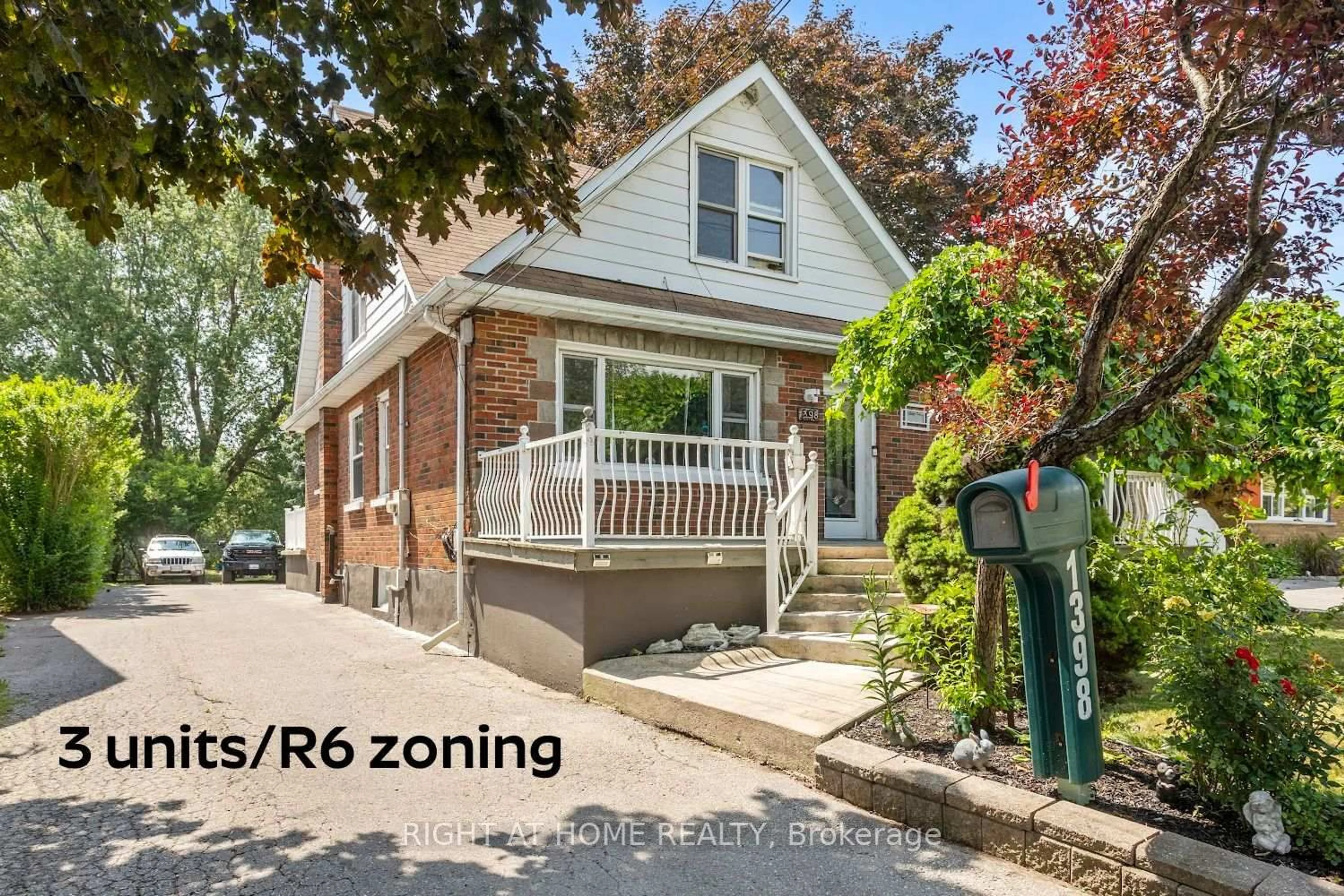 Home with brick exterior material, street for 1398 Simcoe St, Oshawa Ontario L1H 4M4