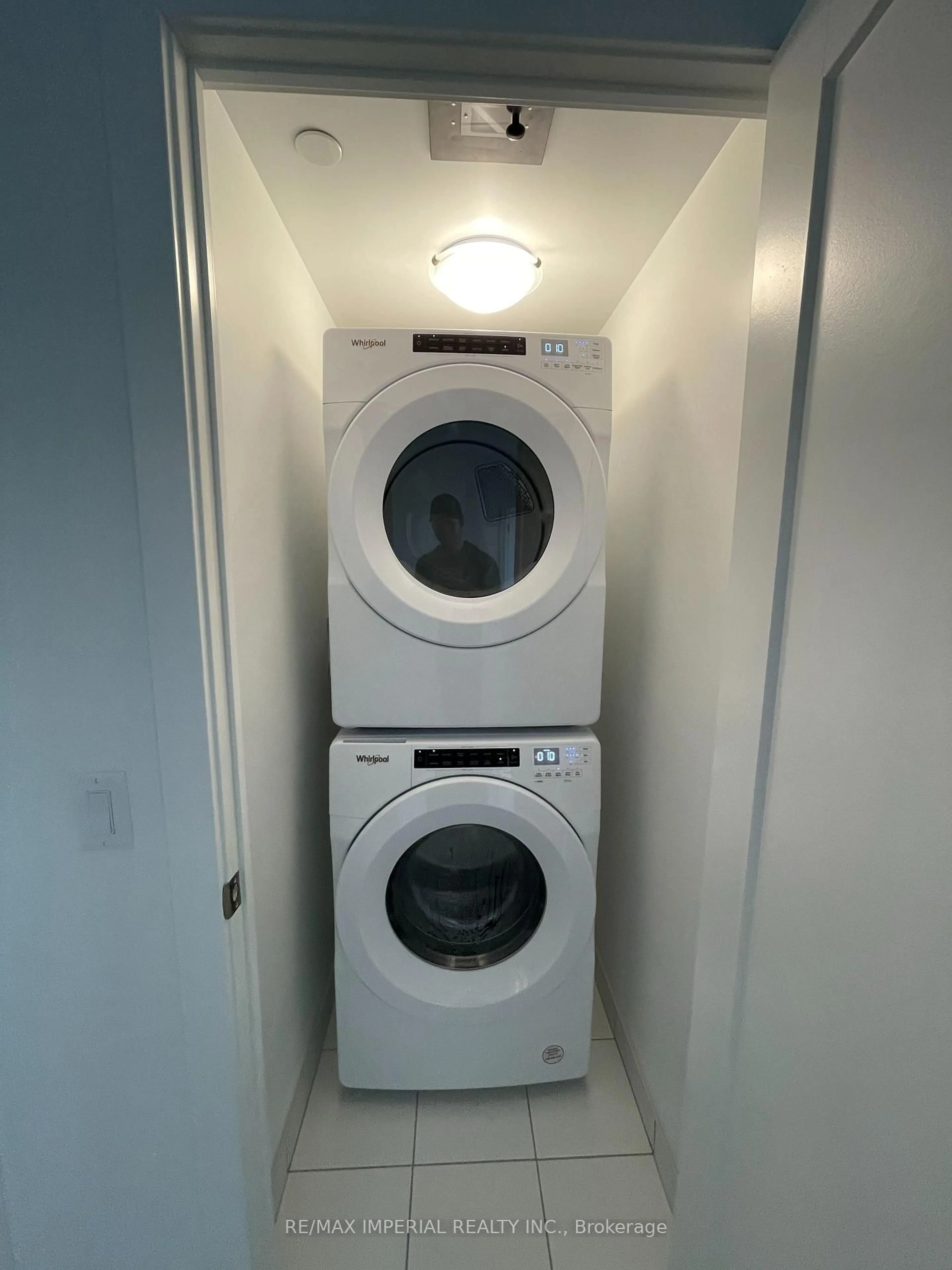 Laundry room for 2545 Simcoe St #808, Oshawa Ontario L1L 0W3