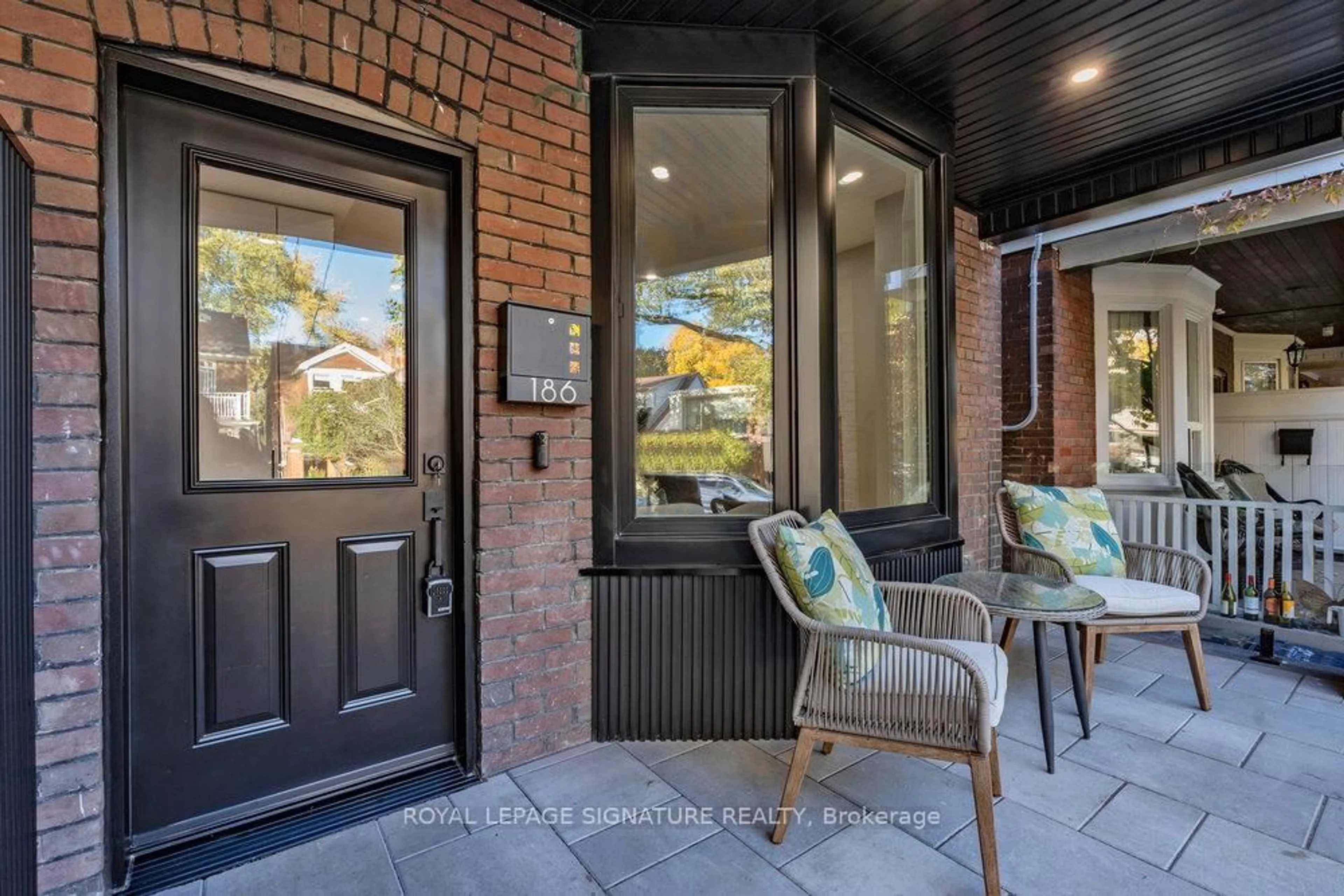 Indoor entryway for 186 Parkmount Rd, Toronto Ontario M4J 4V6