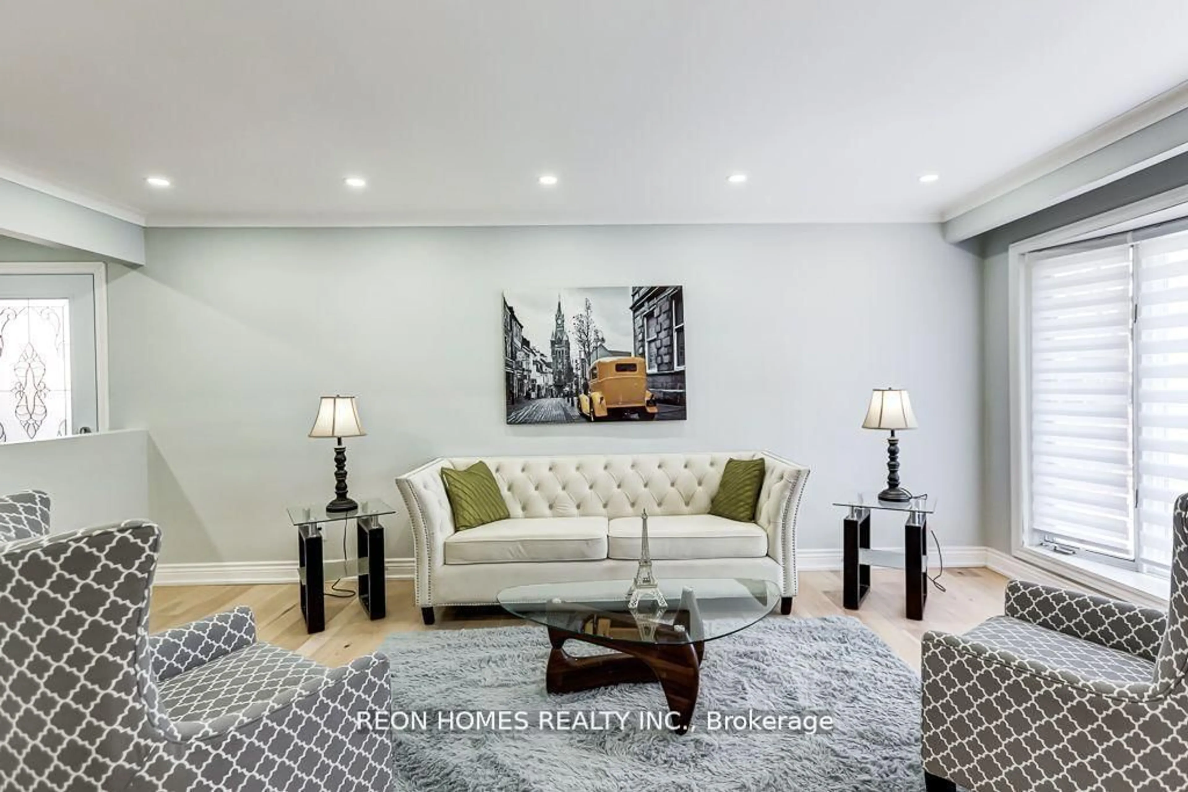 Living room with furniture, unknown for 20 Bluefin Cres, Toronto Ontario M1H 2L1