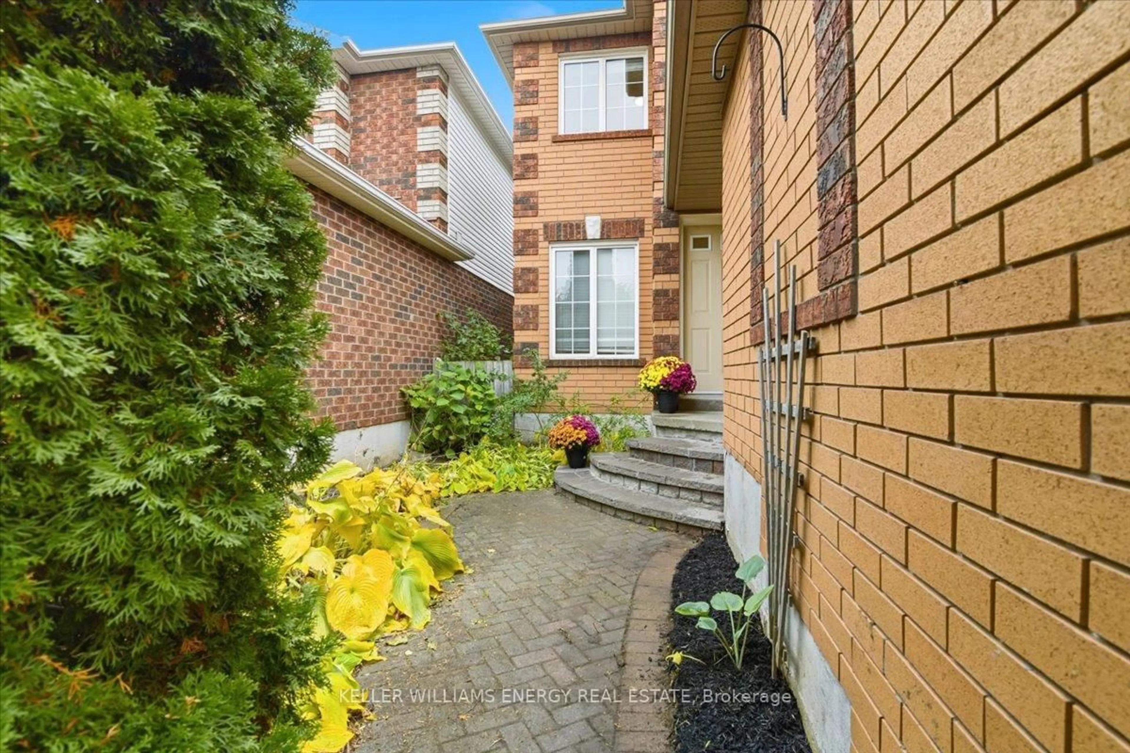 Home with brick exterior material, street for 96 John Walter Cres, Clarington Ontario L1E 2W8