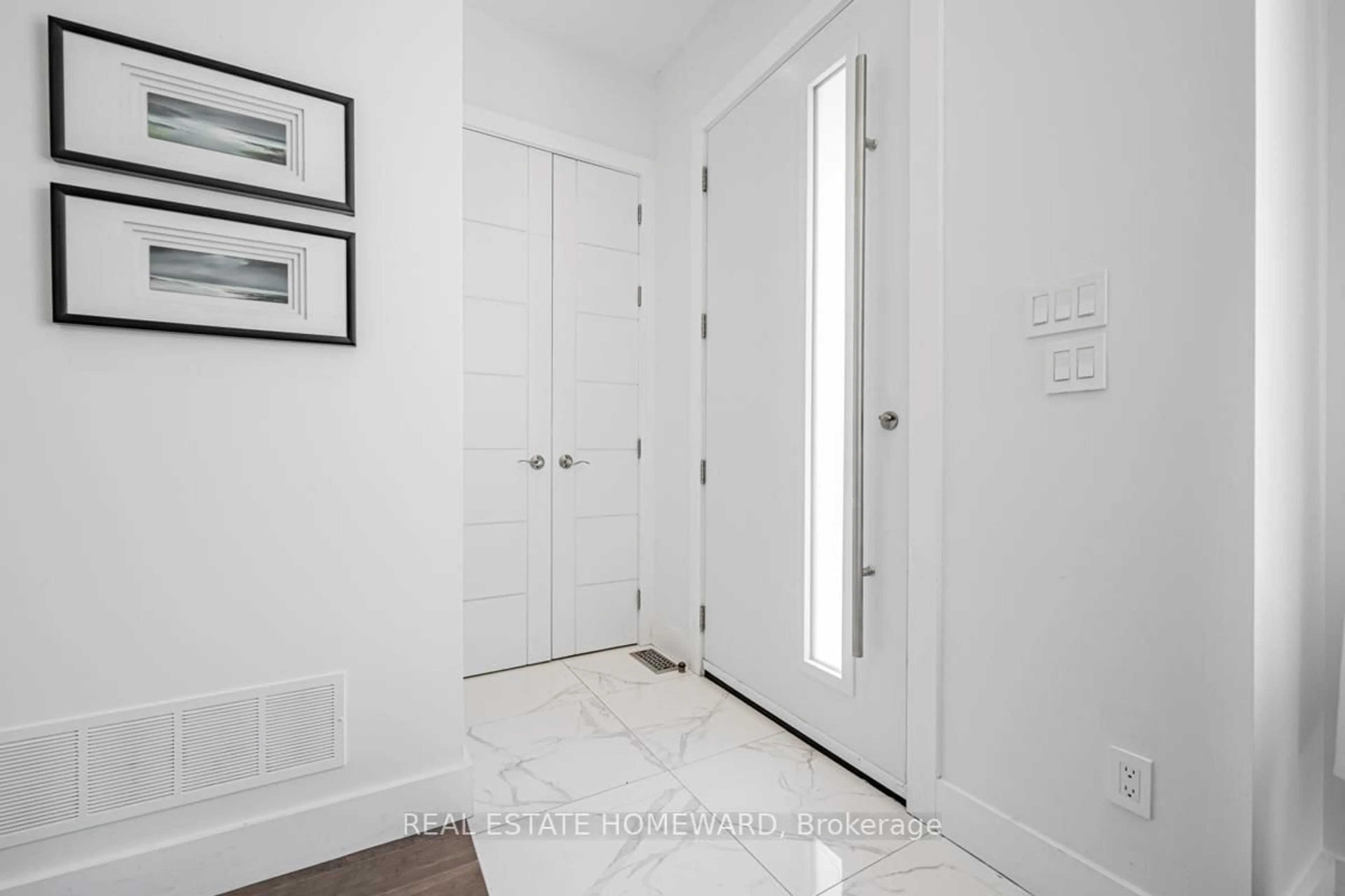 Indoor entryway for 57 Marsh Rd, Toronto Ontario M1K 1Z1