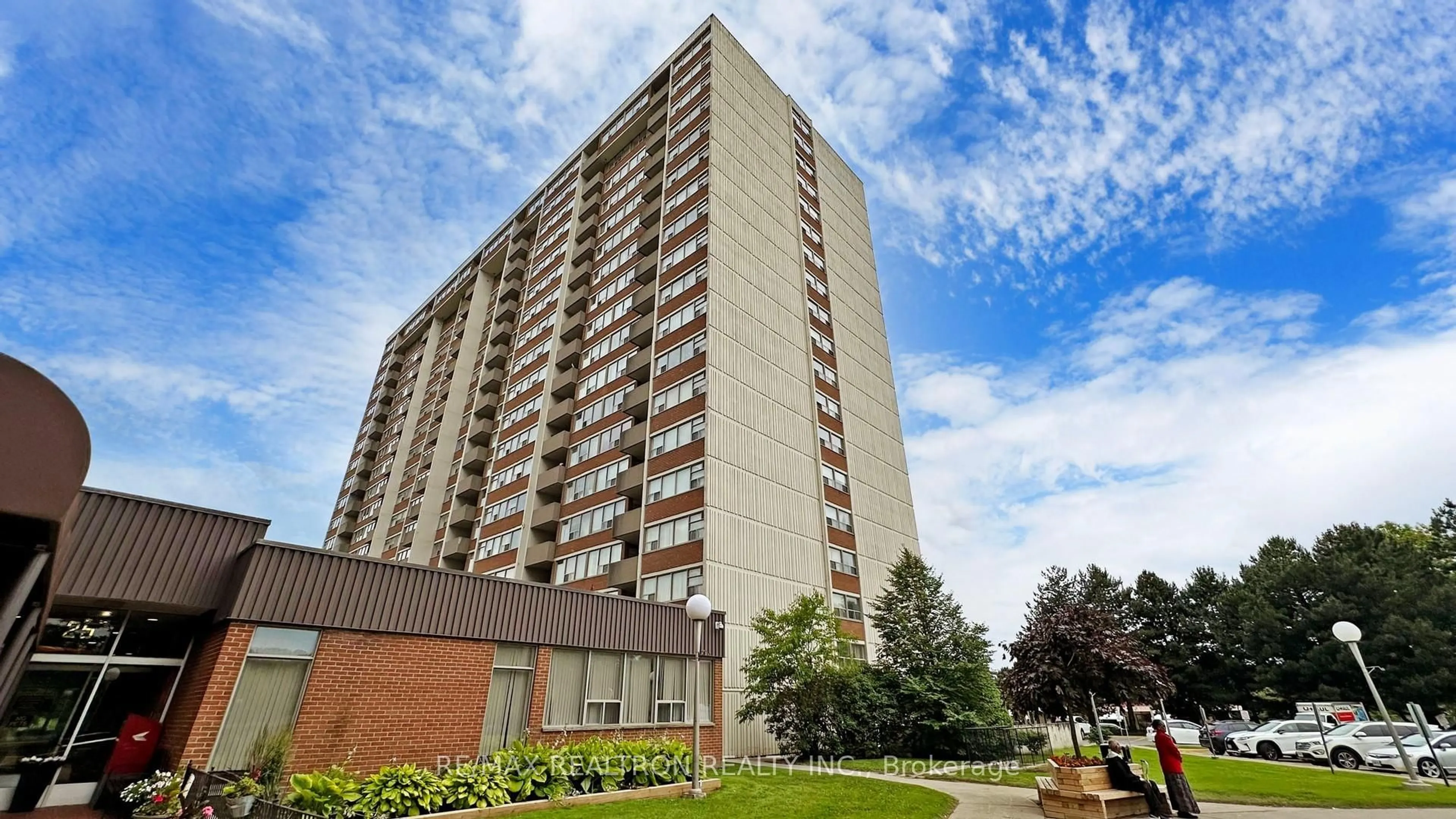 Patio, building for 25 SILVER SPRINGS Blvd #702, Toronto Ontario M1V 1M9