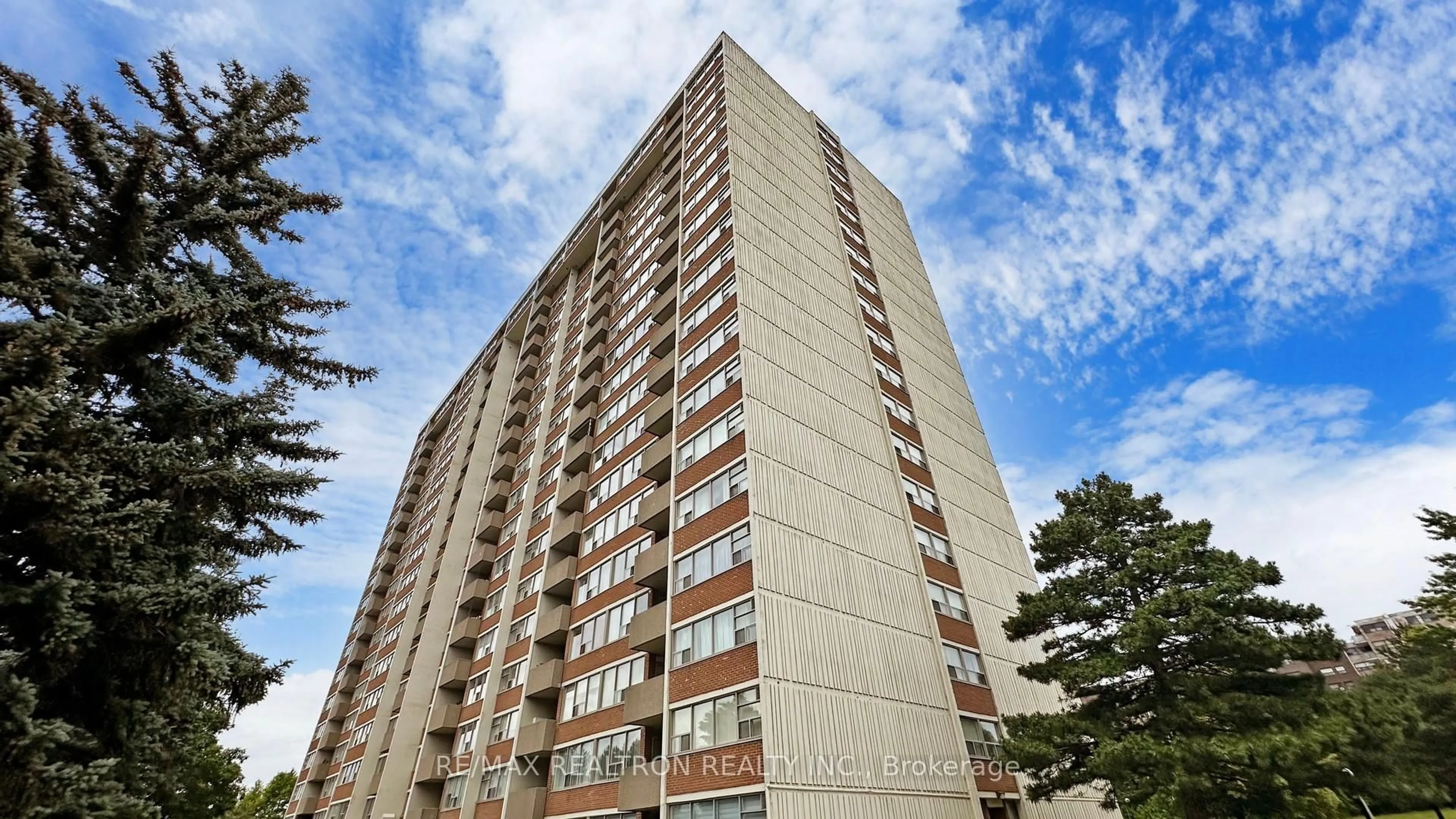 Patio, building for 25 SILVER SPRINGS Blvd #702, Toronto Ontario M1V 1M9
