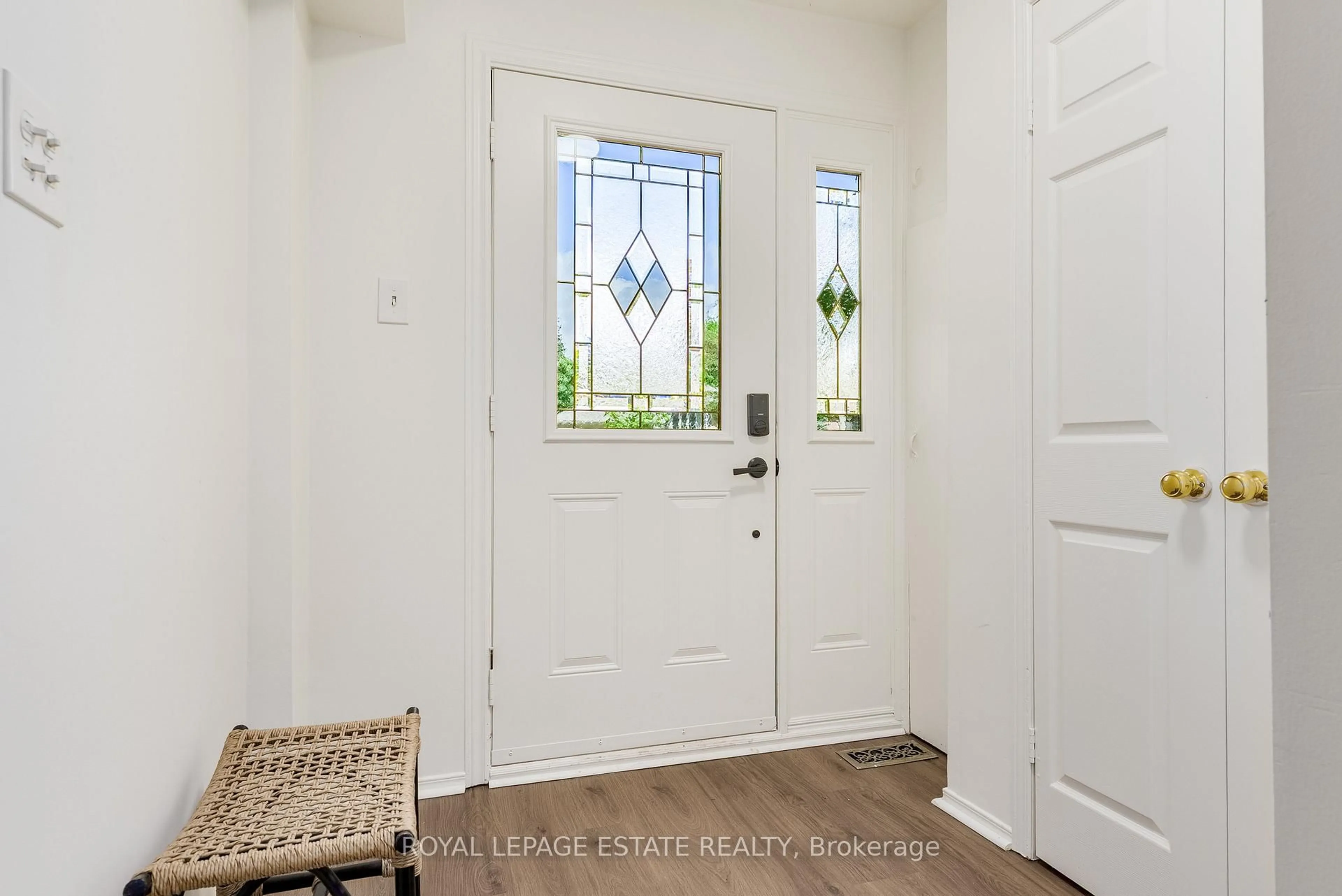 Indoor entryway for 21 Nuffield Dr, Toronto Ontario M1E 1H3