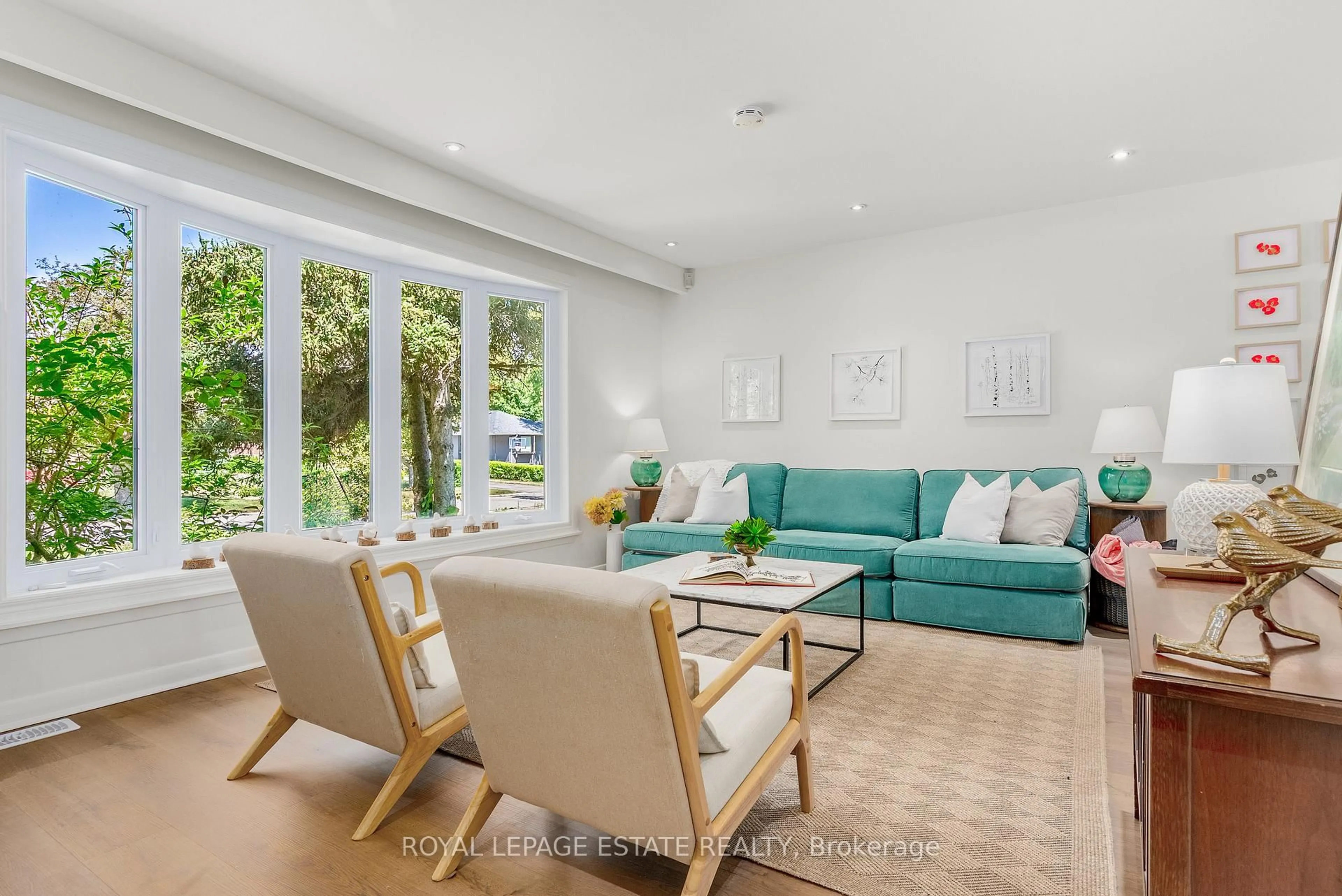 Living room with furniture, unknown for 21 Nuffield Dr, Toronto Ontario M1E 1H3