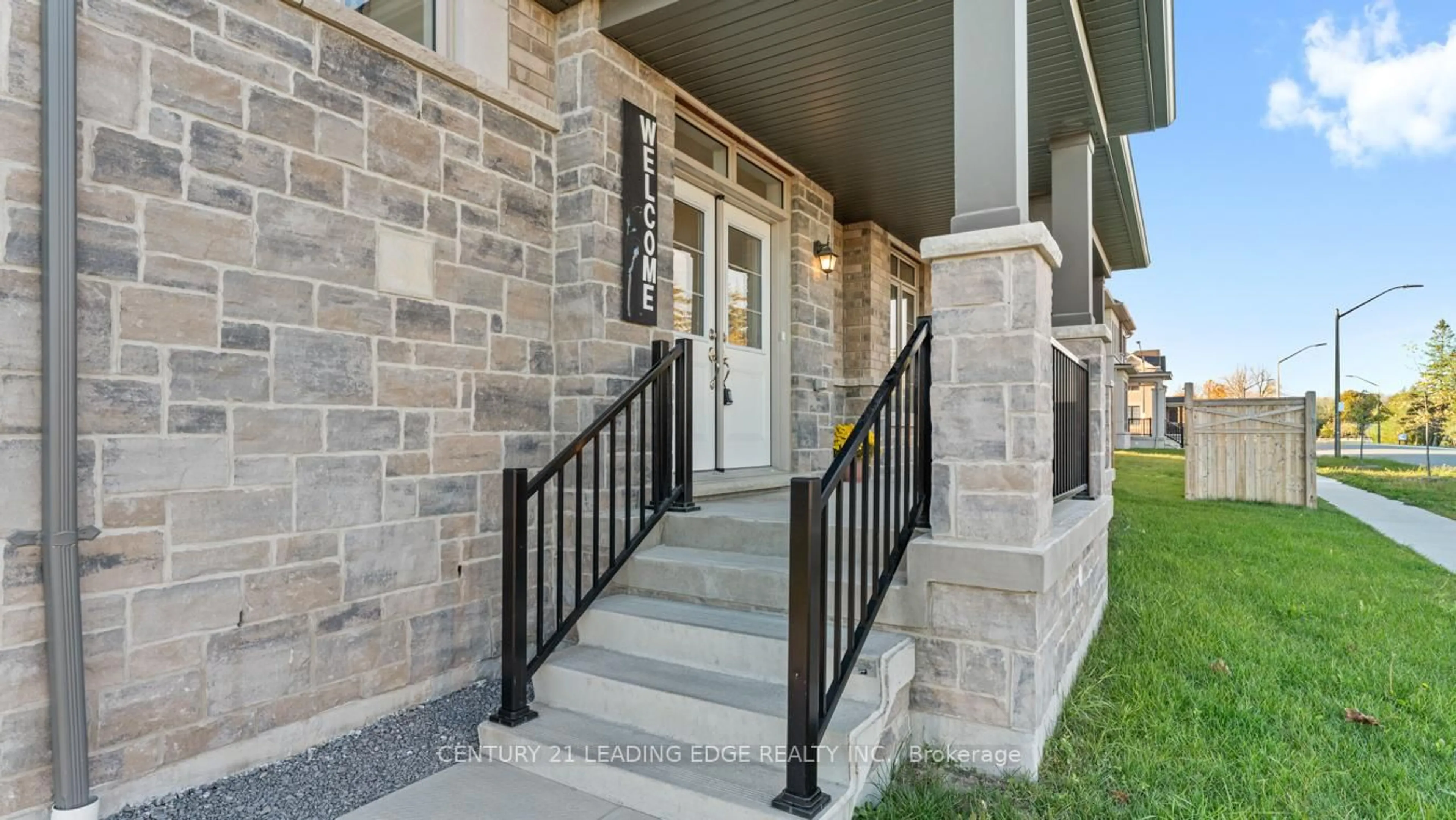 Unknown for 2 Conarty Cres, Whitby Ontario L1P 0L4