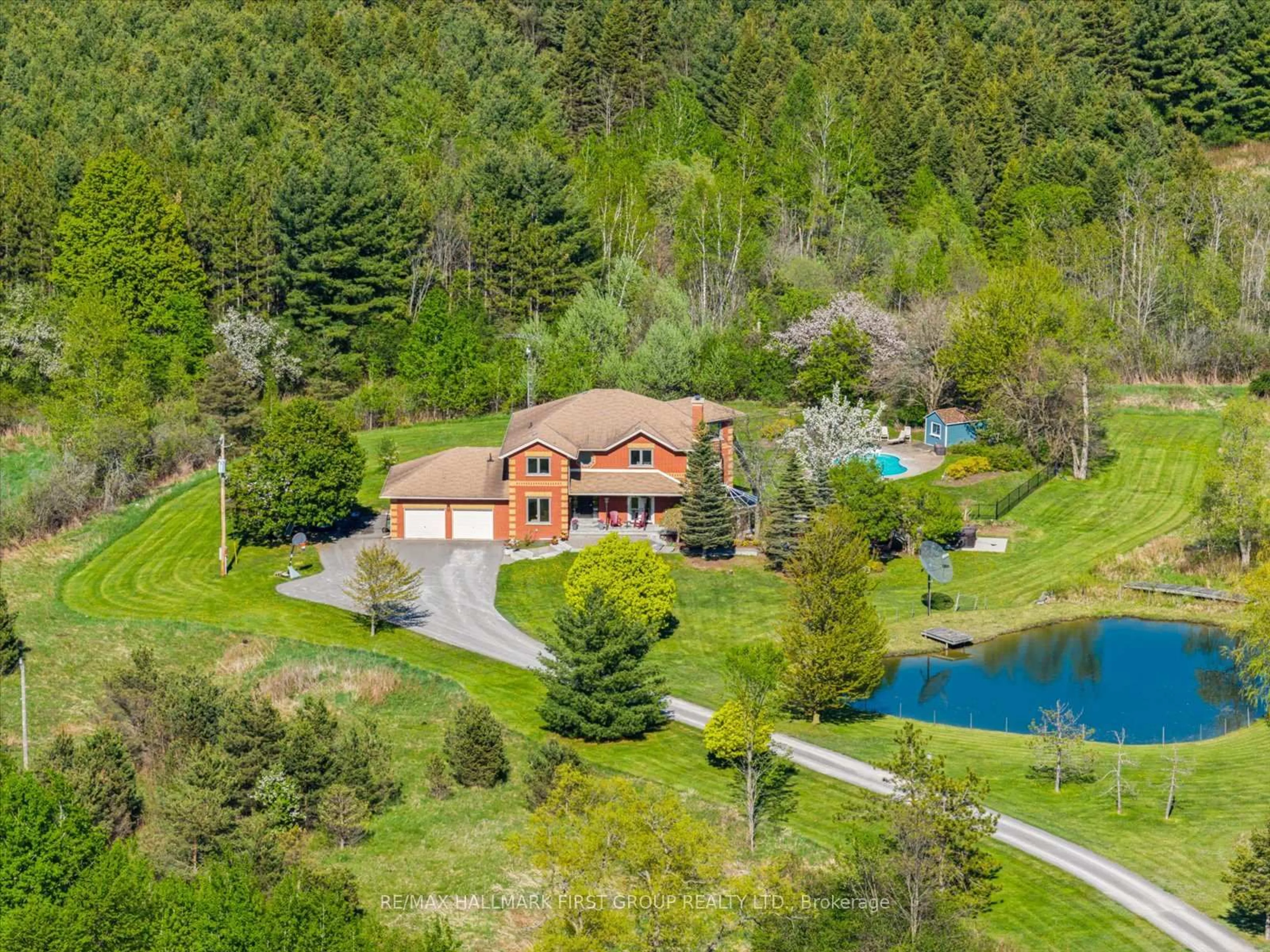 A pic from outside/outdoor area/front of a property/back of a property/a pic from drone, water/lake/river/ocean view for 4655 Sideline 6, Pickering Ontario L1Y 1A2