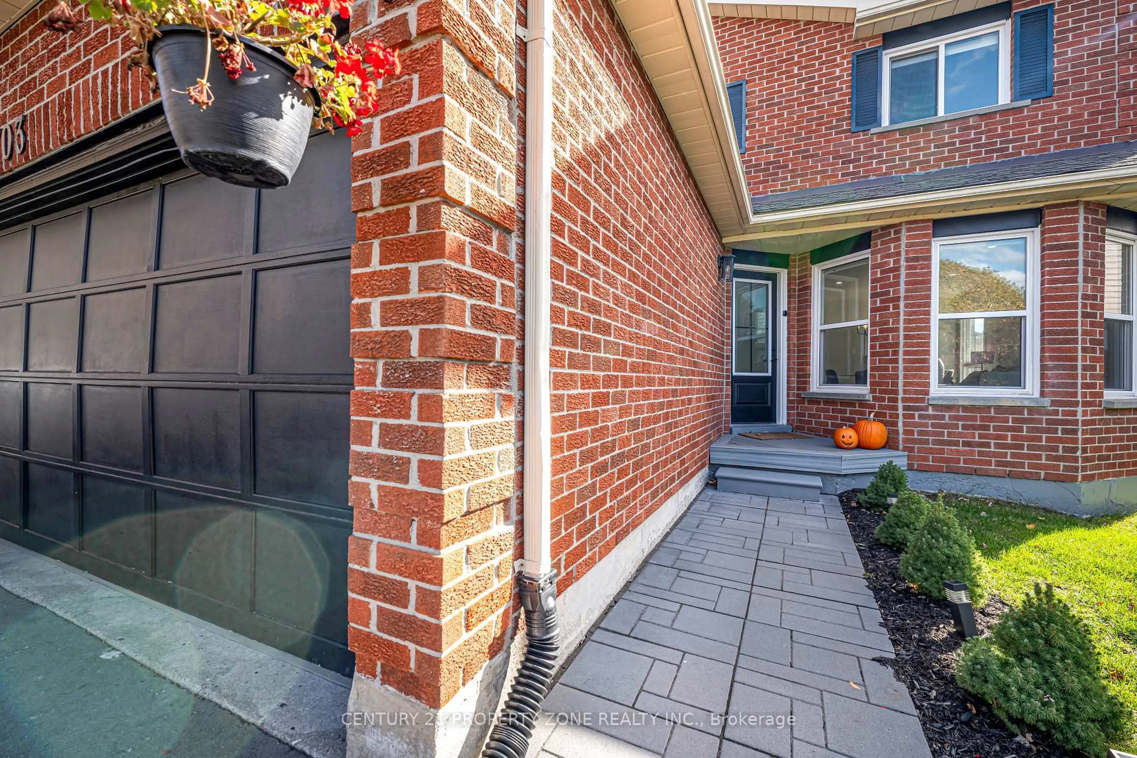 Home with brick exterior material, street for 703 Mountjoy Crt, Oshawa Ontario L1K 1W8
