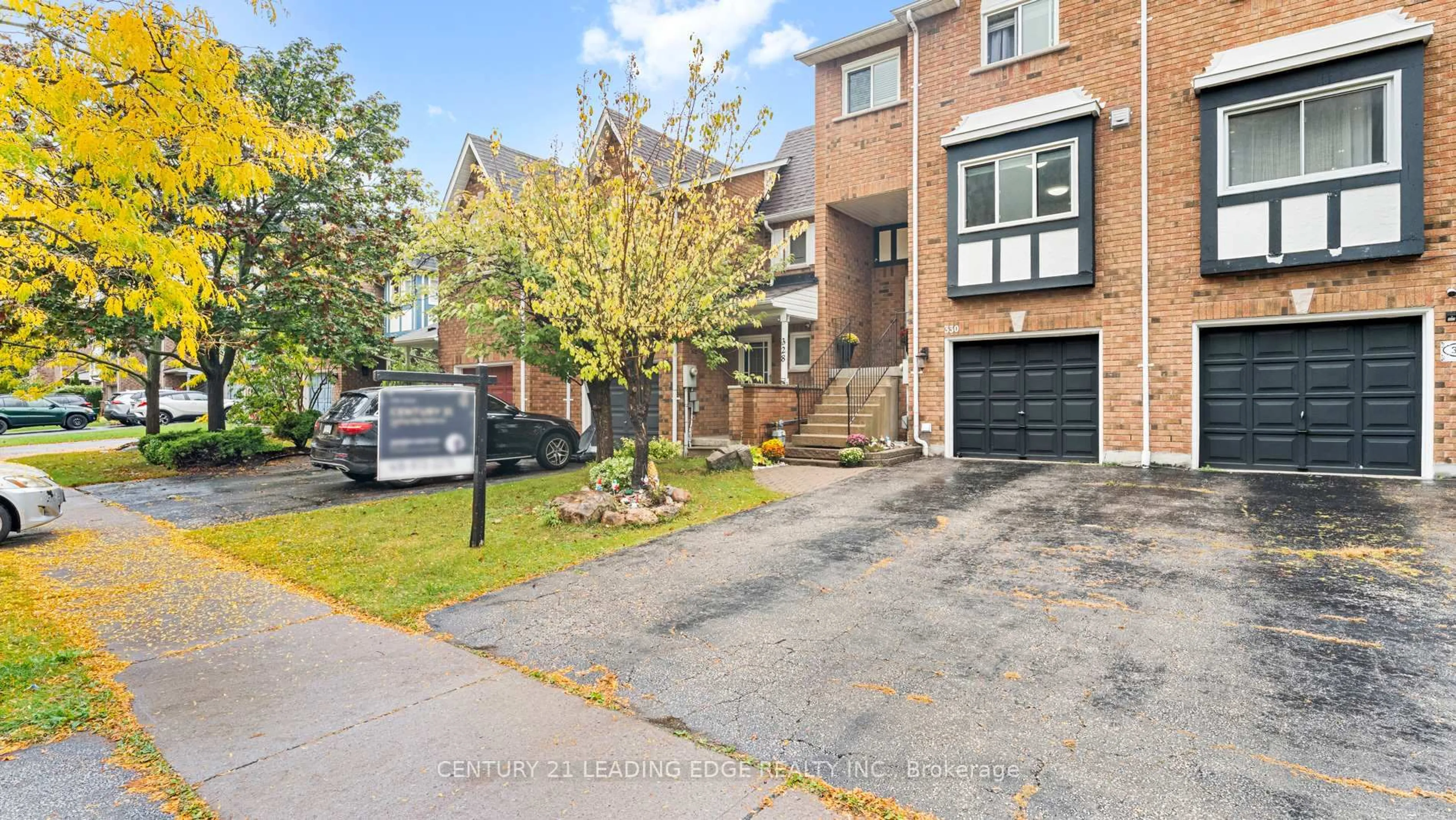 Home with brick exterior material, street for 330 Sparrow Circ, Pickering Ontario L1V 6Y3