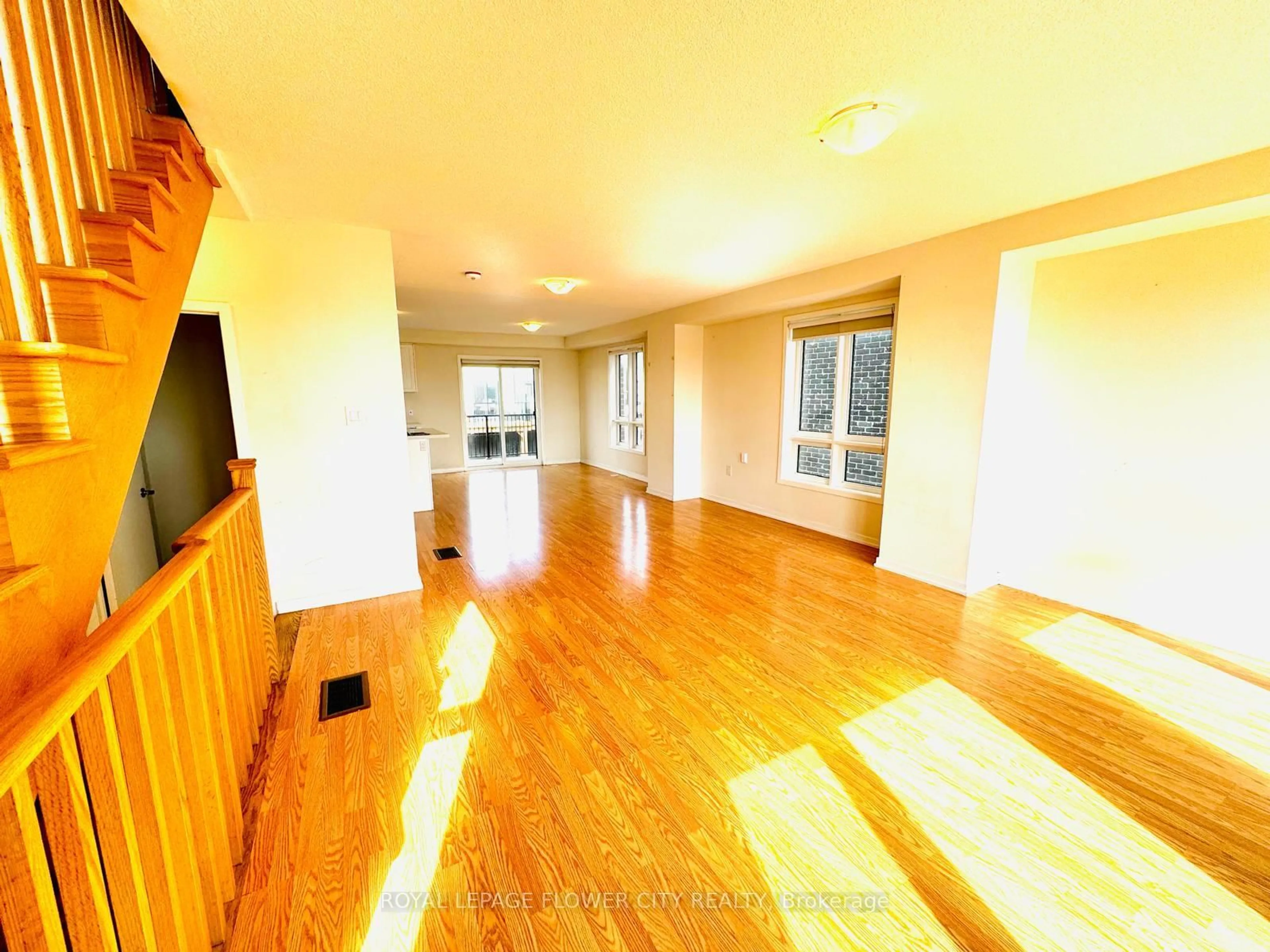 A pic of a room for 1367 Shankel Rd, Oshawa Ontario L1K 1A9