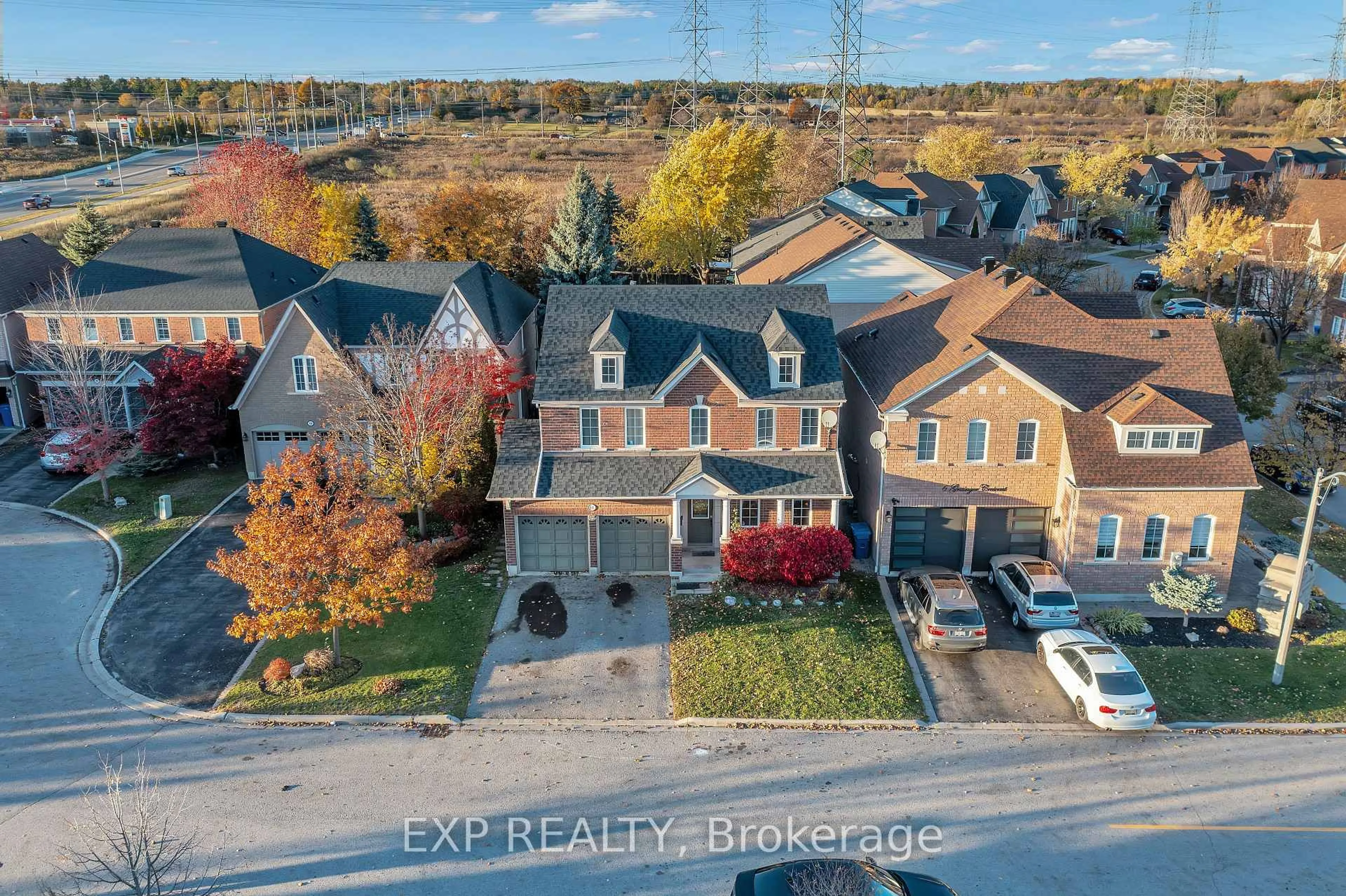 A pic from outside/outdoor area/front of a property/back of a property/a pic from drone, street for 11 Welbourne Crt, Ajax Ontario L1T 4Y9