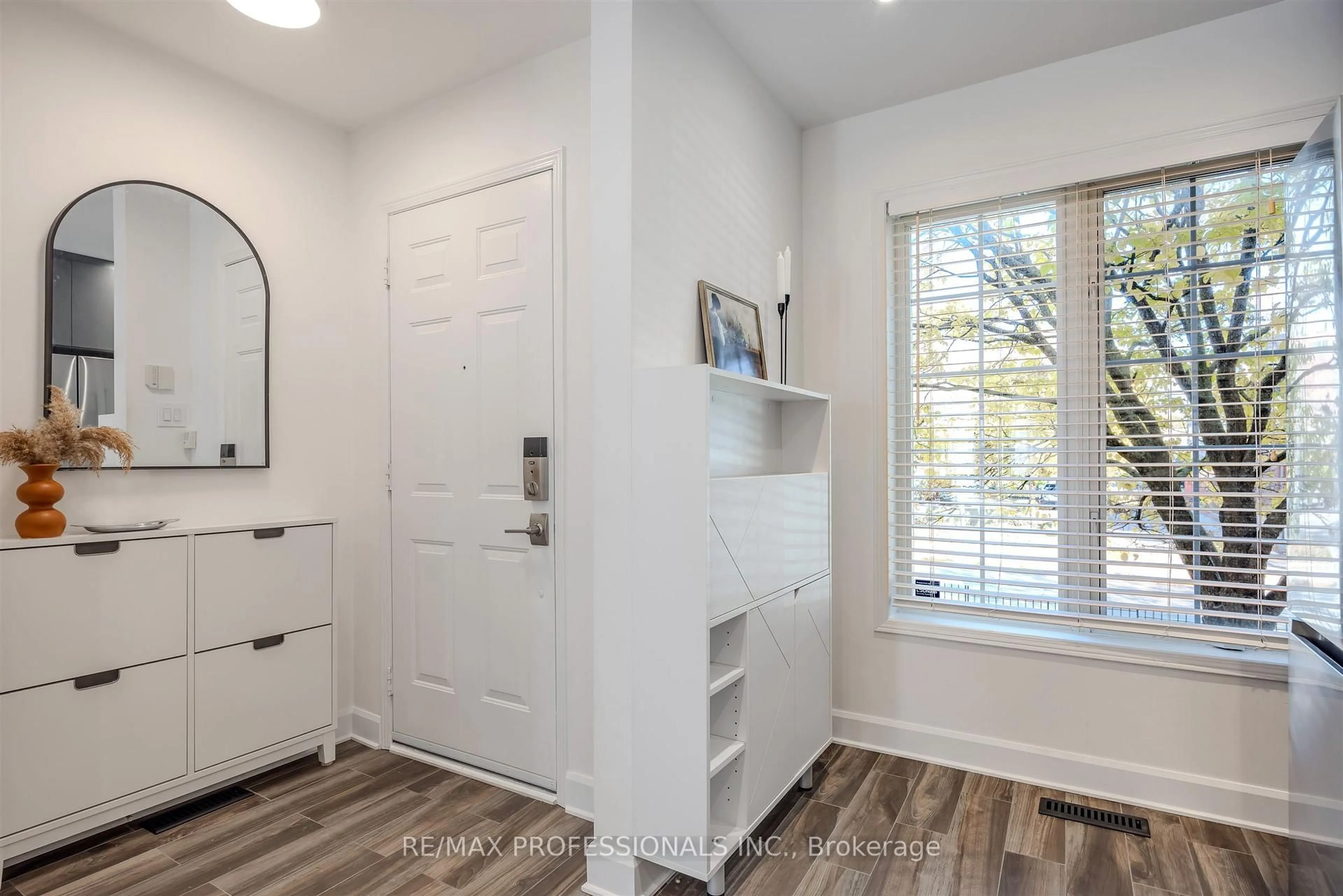 Indoor entryway for 760 Rhodes Ave, Toronto Ontario M4J 4X6