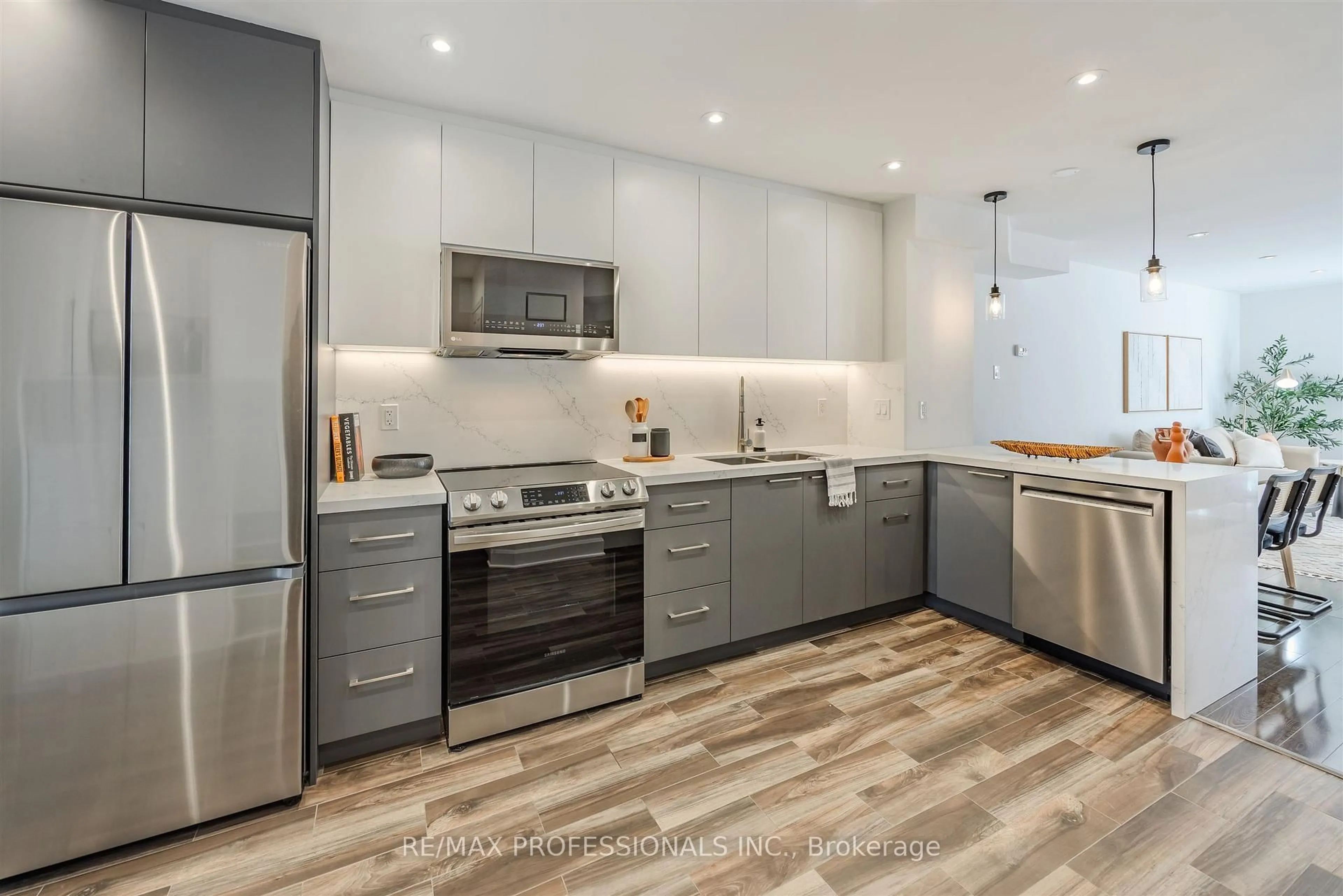 Open concept kitchen, unknown for 760 Rhodes Ave, Toronto Ontario M4J 4X6