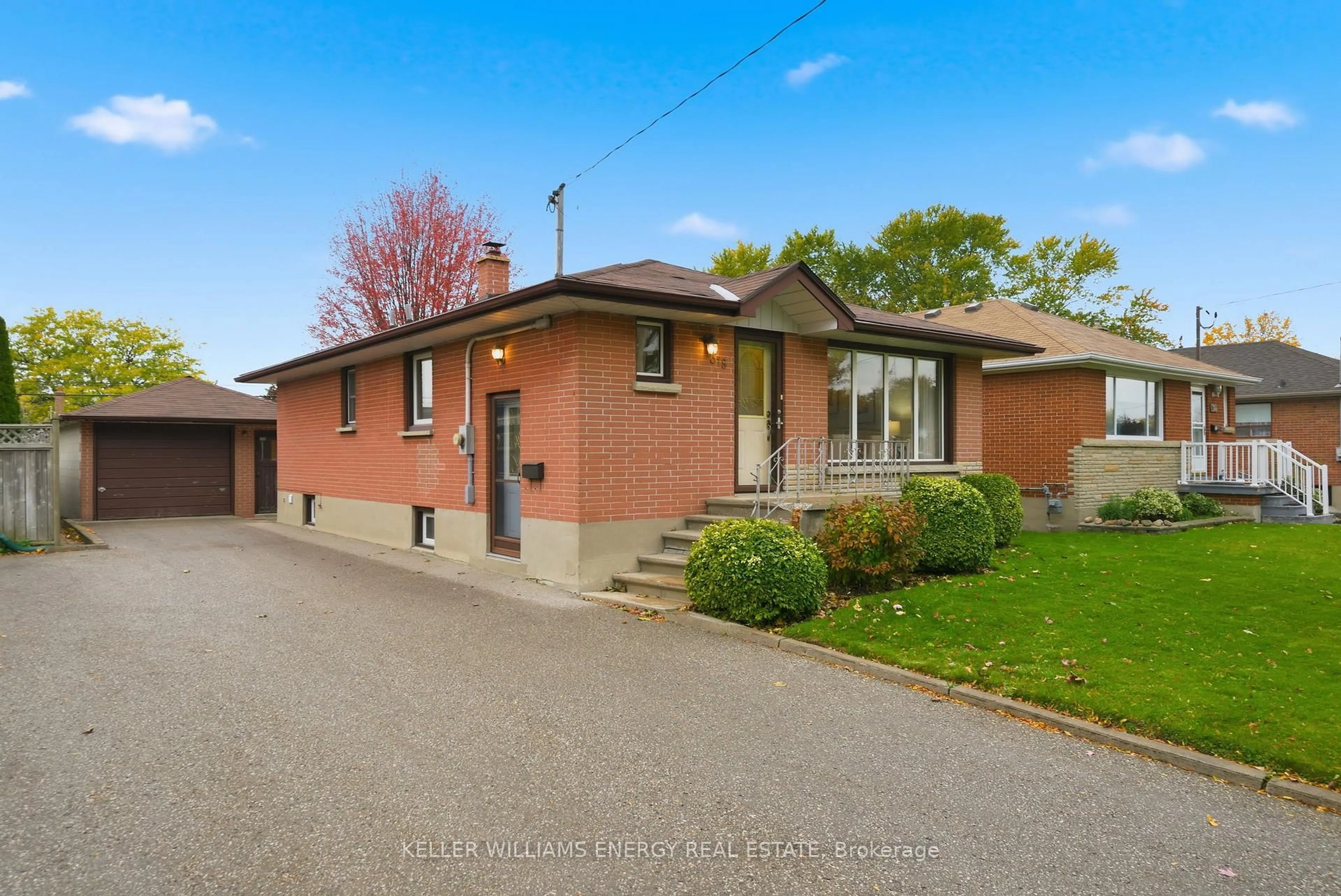 Home with brick exterior material, street for 318 Guelph St, Oshawa Ontario L1H 6J4