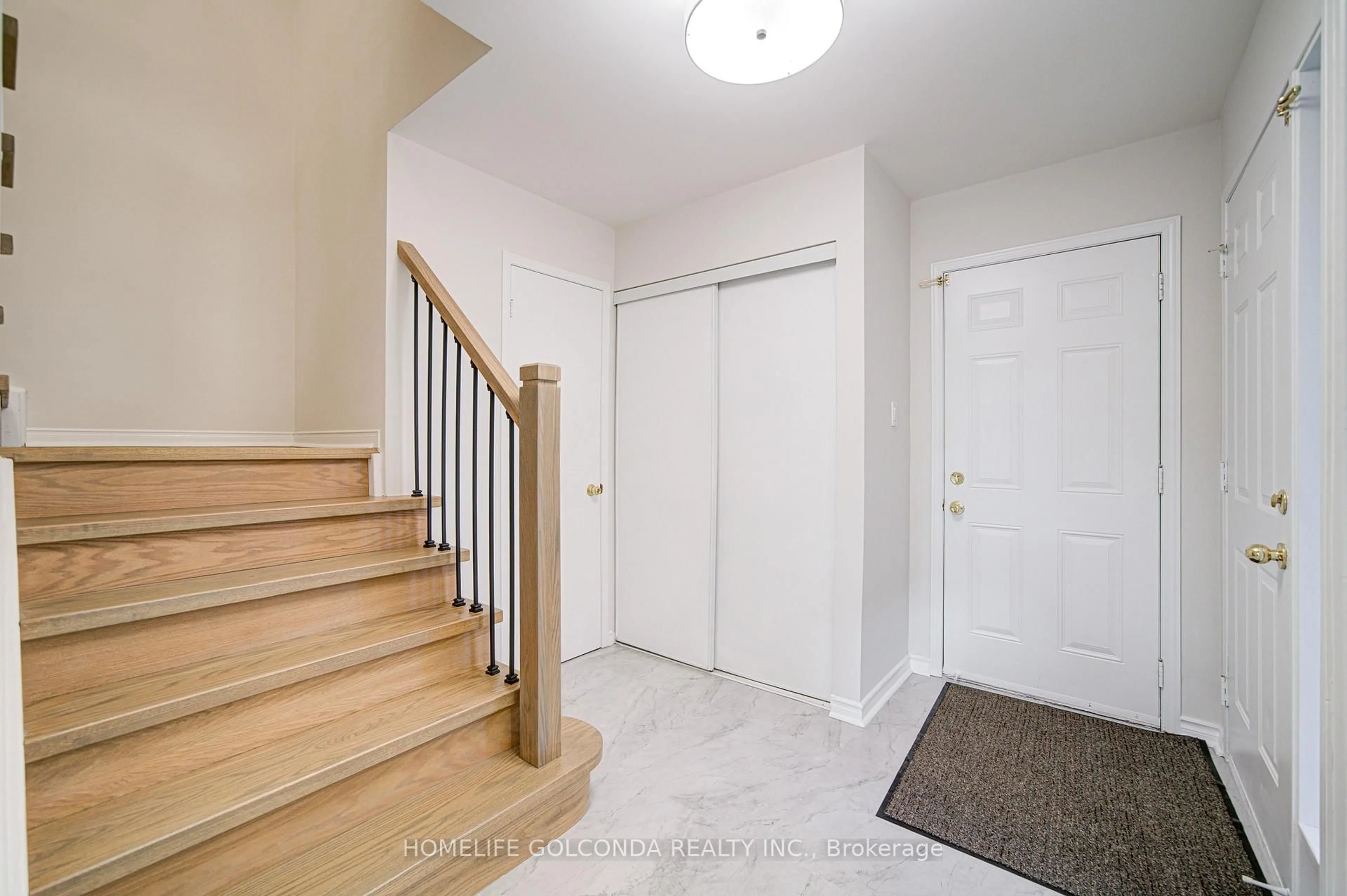 Indoor entryway for 60 Willey Dr, Clarington Ontario L1C 4Z5