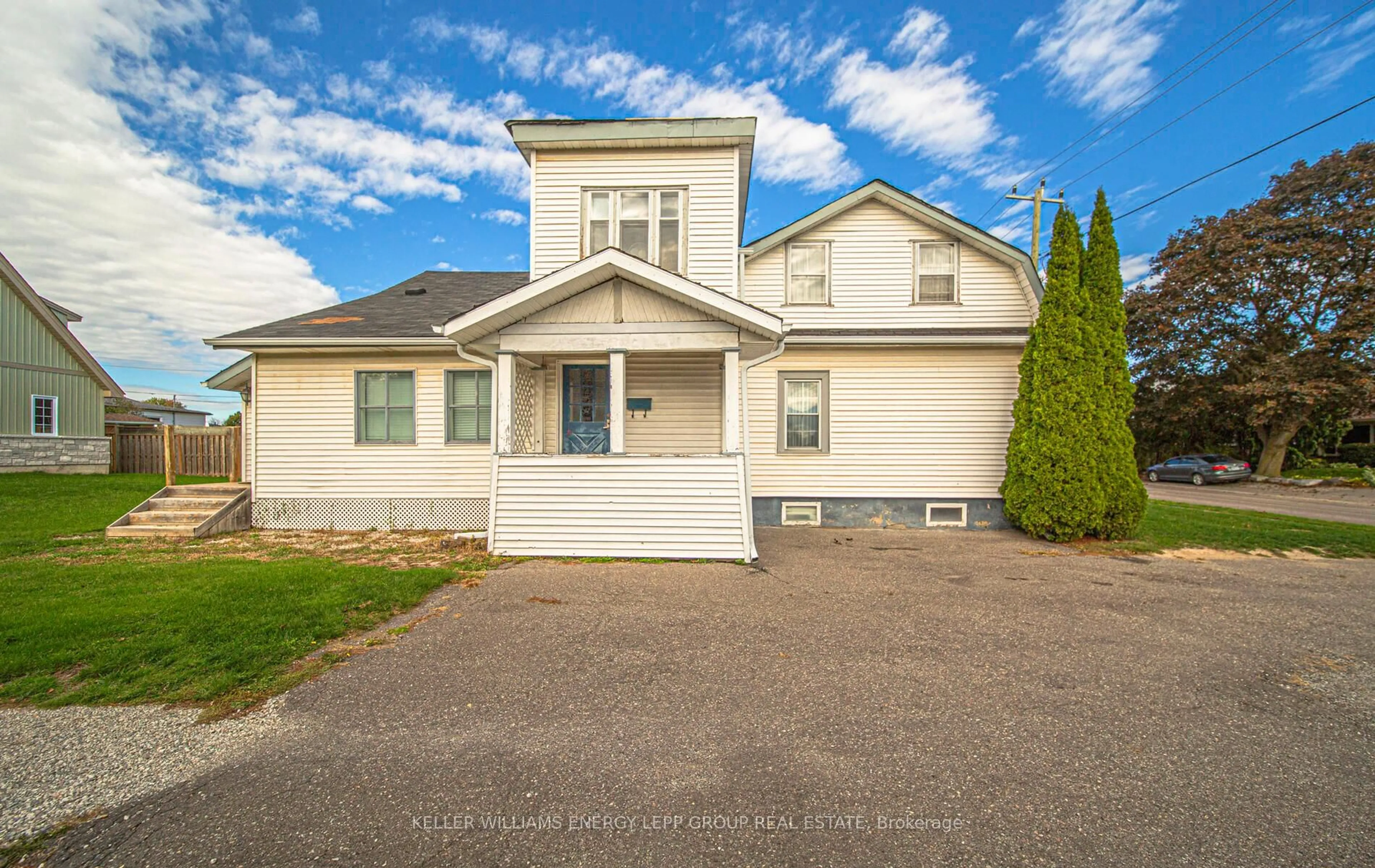 Home with vinyl exterior material, street for 132 High St, Clarington Ontario L1C 3B7
