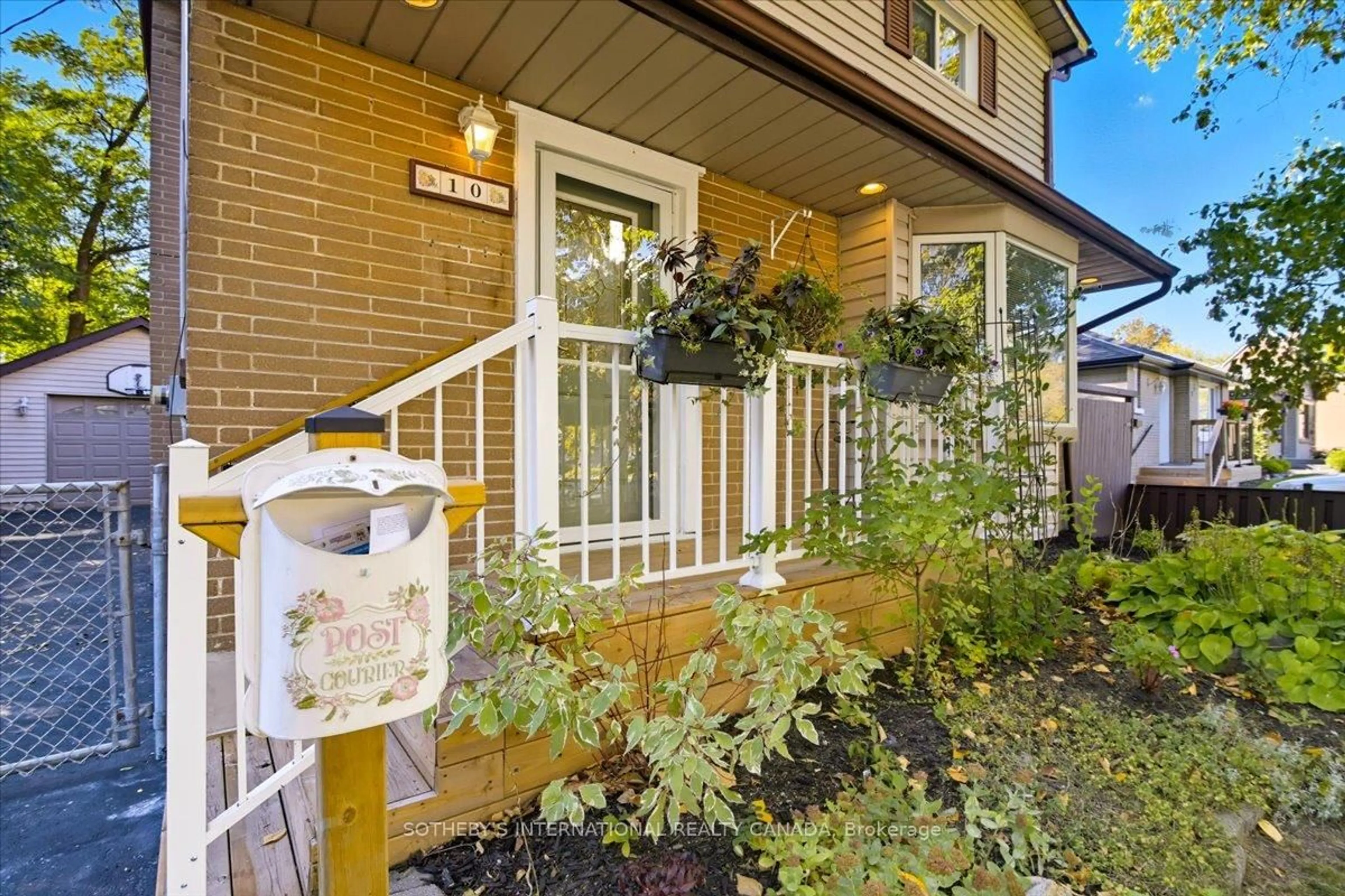 Patio, street for 10 Roosevelt Ave, Ajax Ontario L1S 2L2