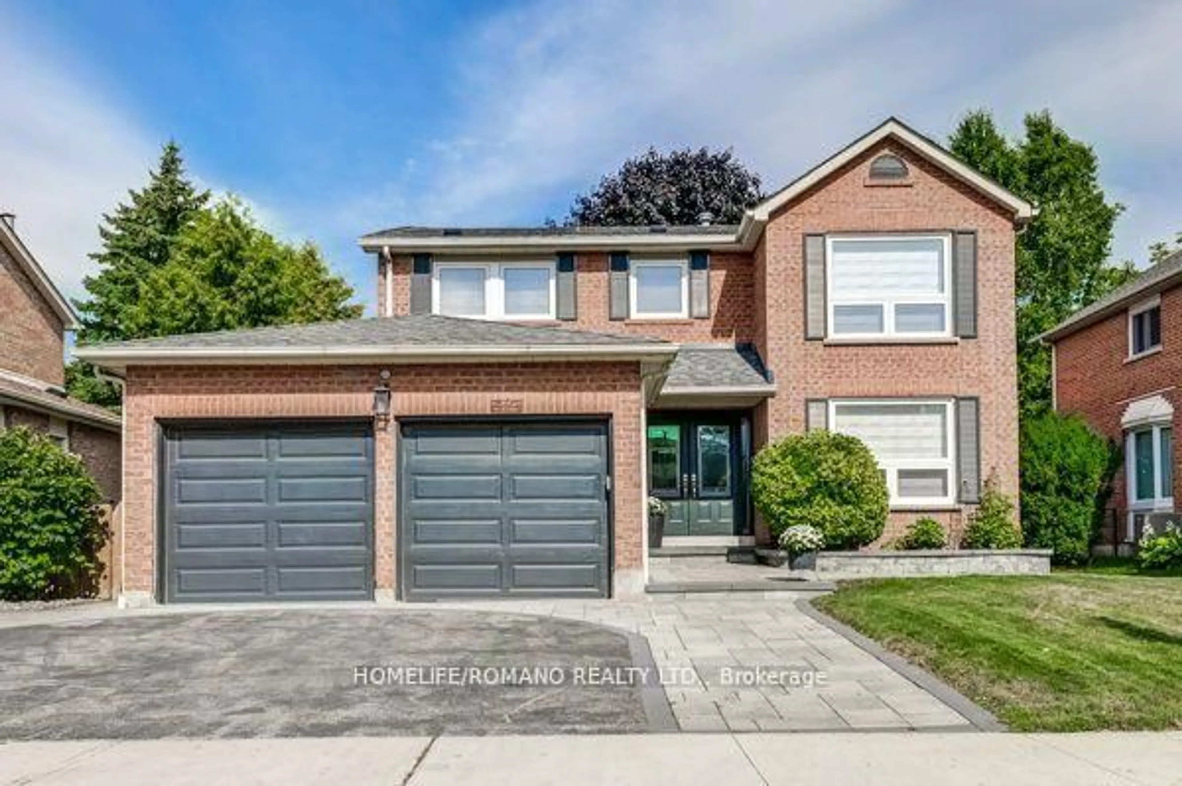 Home with brick exterior material, street for 10 Glen Hill Dr, Whitby Ontario L1N 6Z9