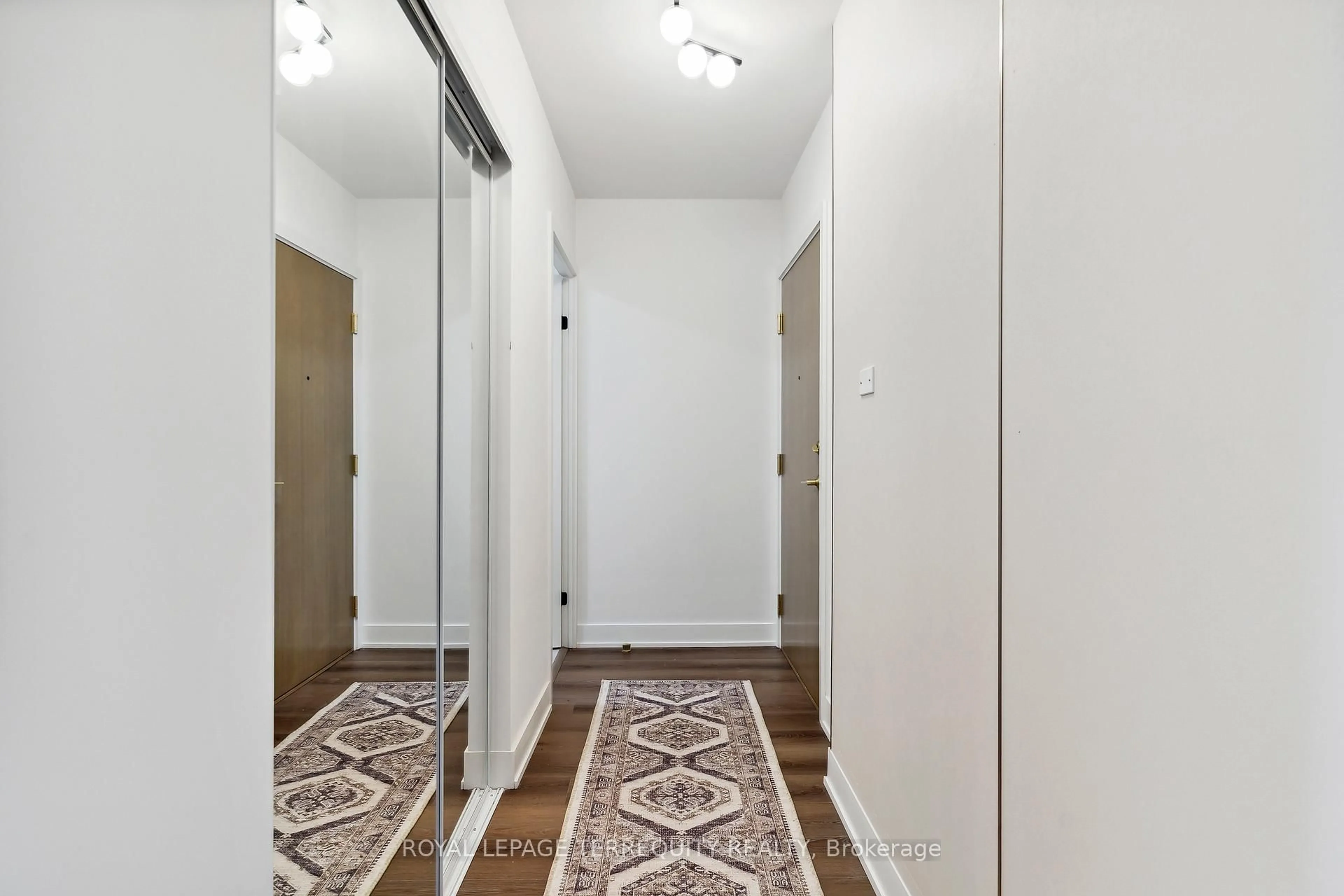 Indoor entryway for 1285 Queen St #607, Toronto Ontario M4L 1C2