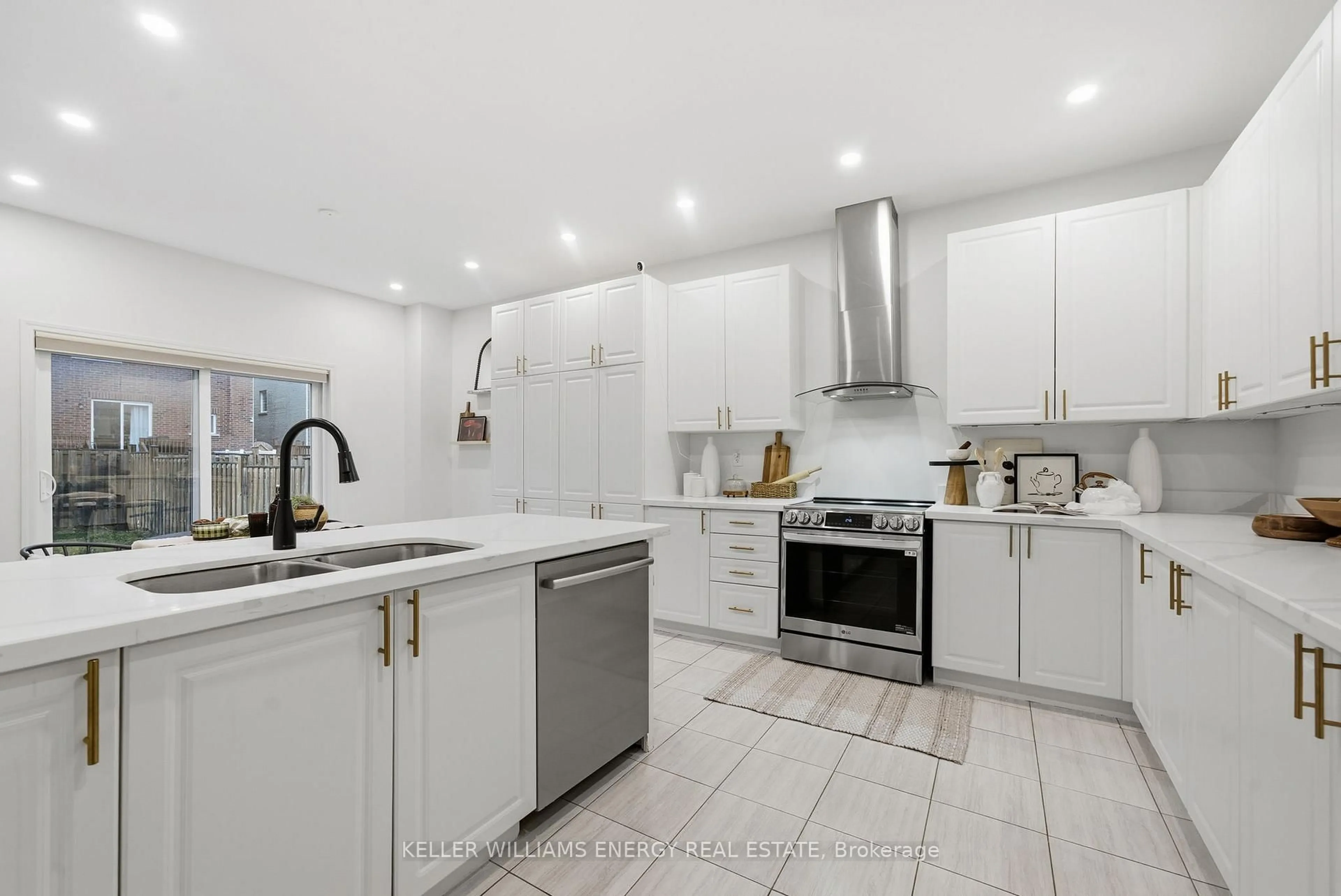 Open concept kitchen, ceramic/tile floor for 1781 William Lott Dr, Oshawa Ontario L1K 0Y2