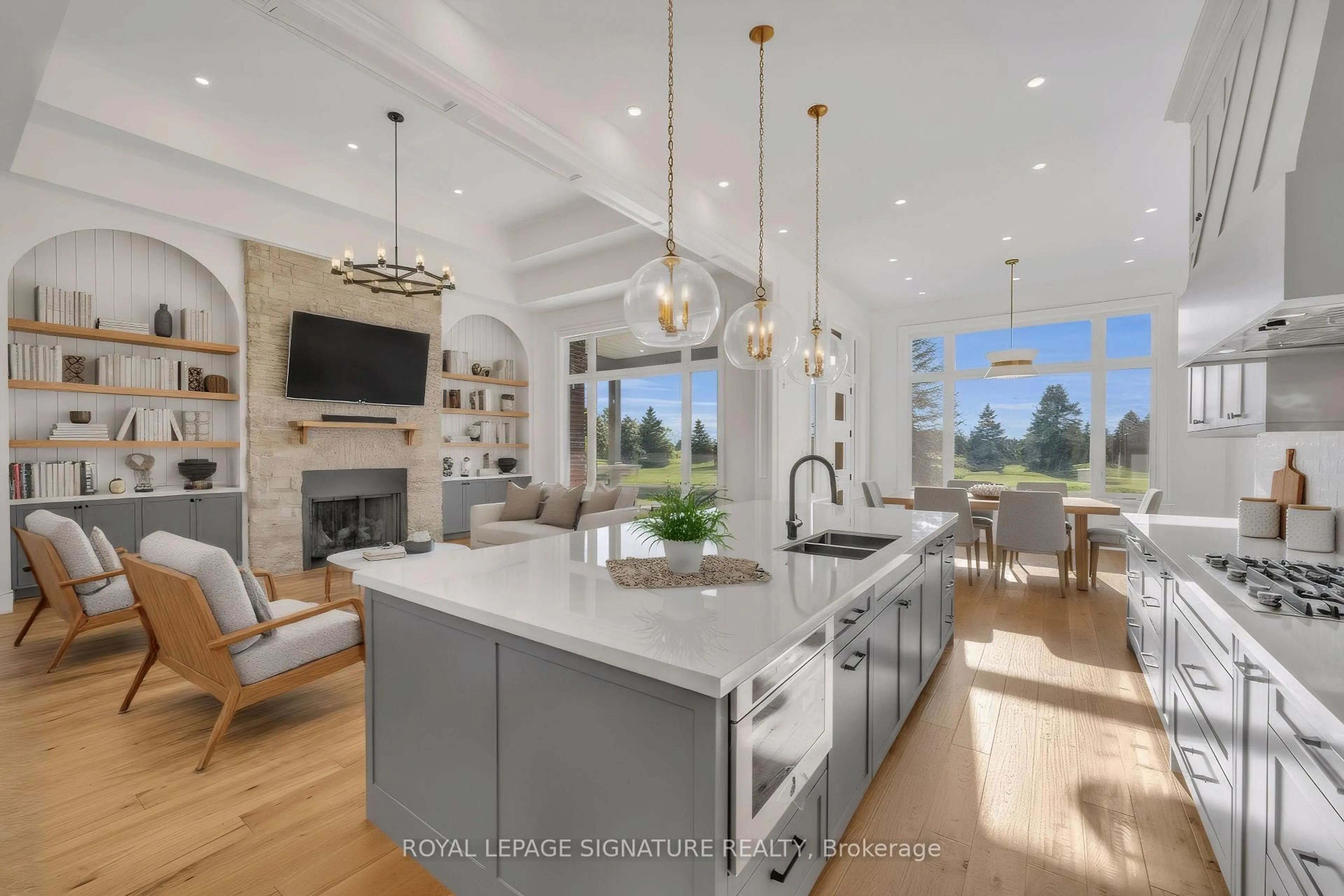 Open concept kitchen, unknown for 10 Franklin Cres, Whitby Ontario L0B 1A0