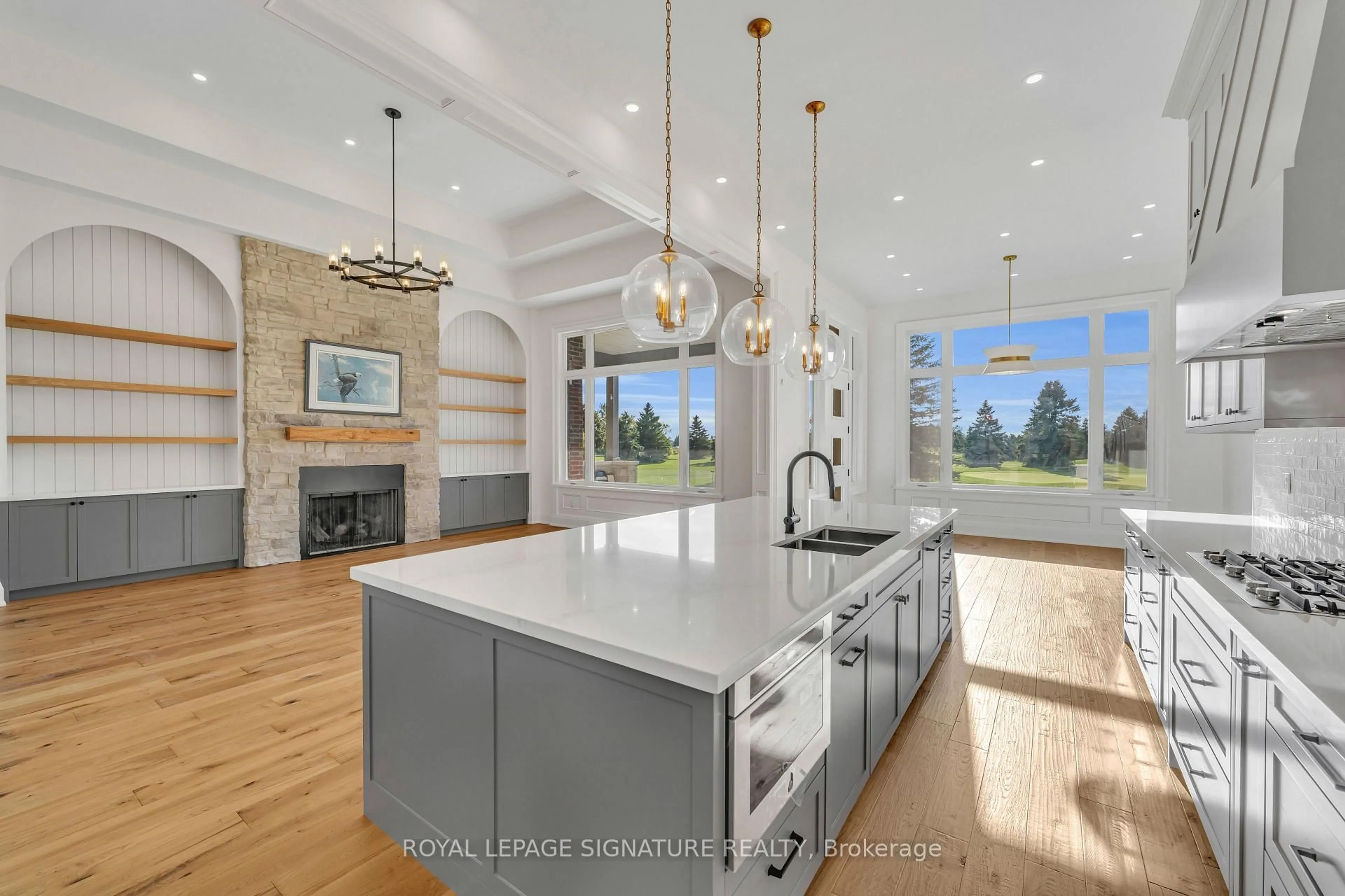 Open concept kitchen, unknown for 10 Franklin Cres, Whitby Ontario L0B 1A0