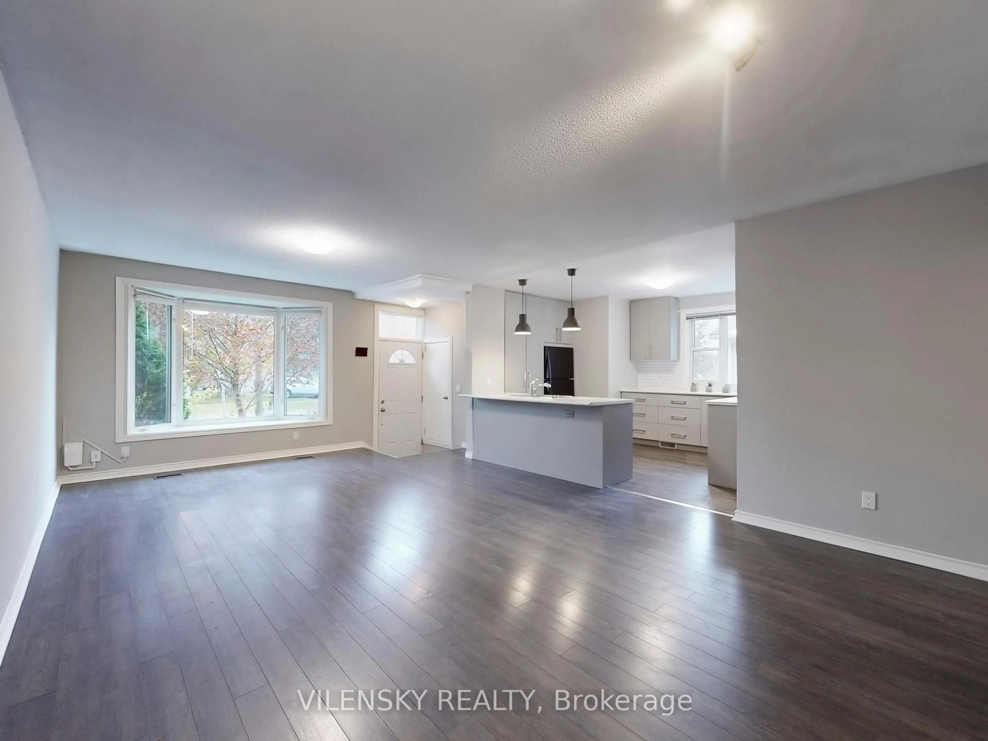 Open concept kitchen, unknown for 333 Rosedale Dr, Whitby Ontario L1N 1Z2