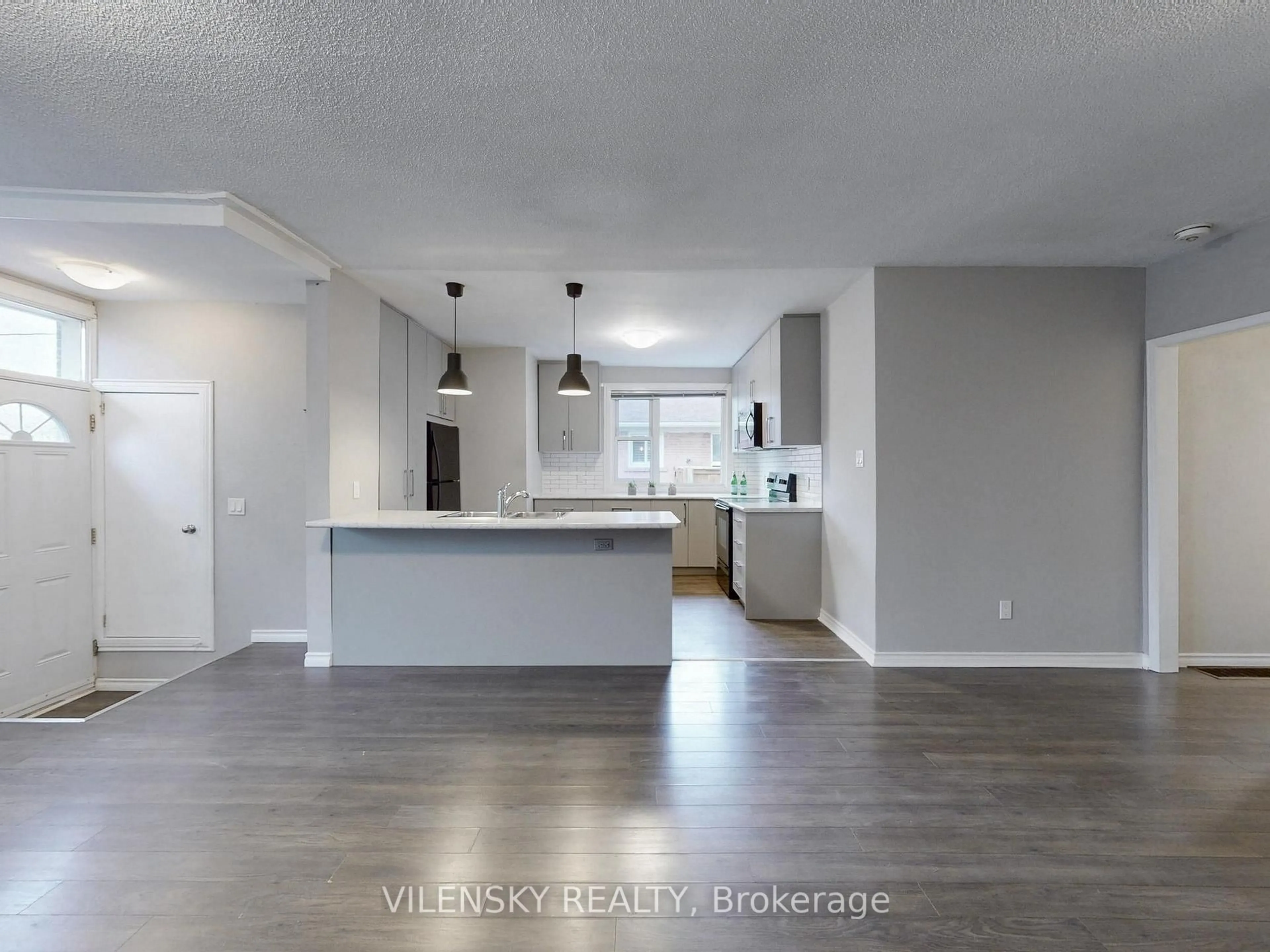 Open concept kitchen, unknown for 333 Rosedale Dr, Whitby Ontario L1N 1Z2