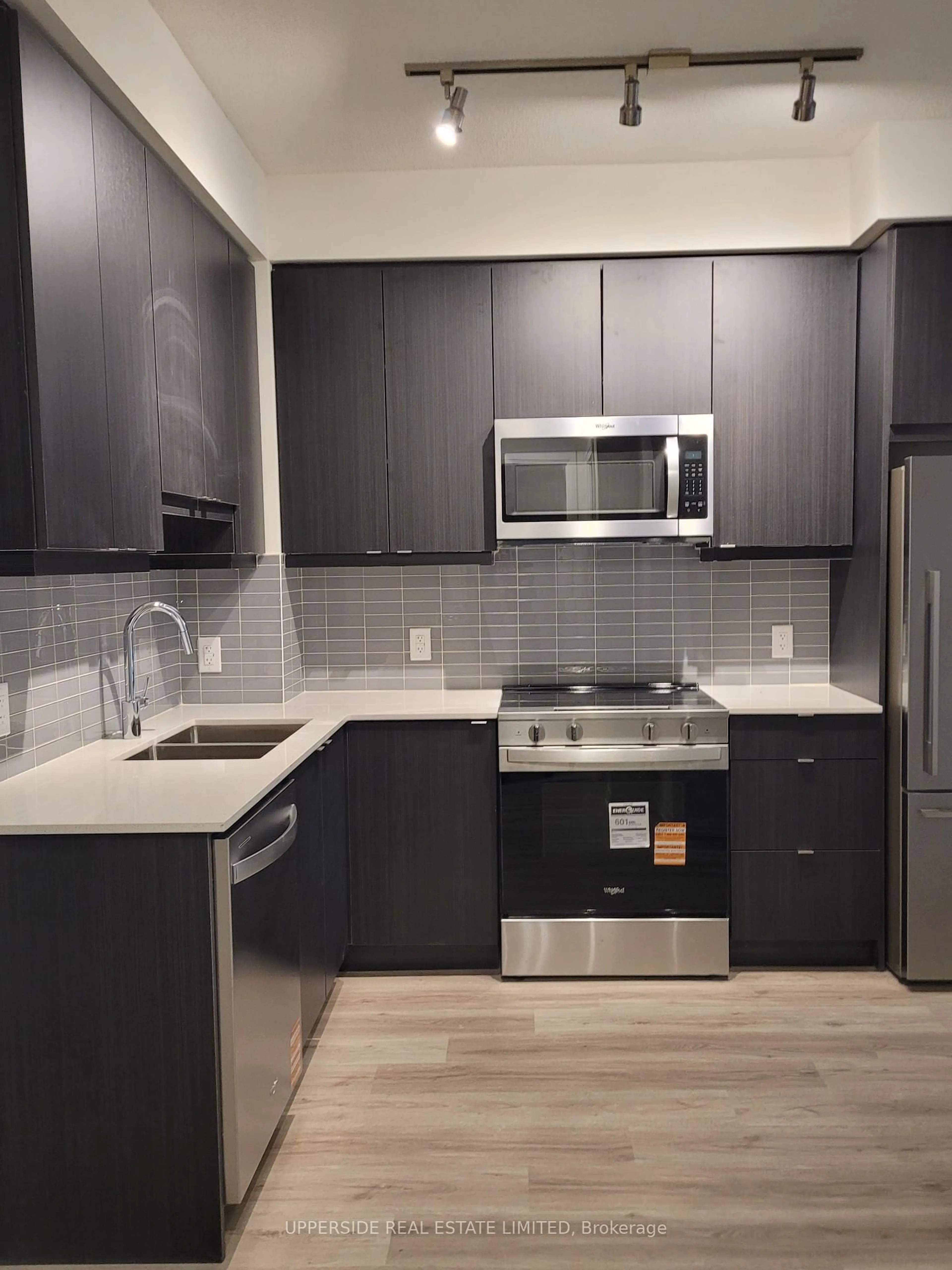 Standard kitchen, unknown for 3260 Sheppard Ave #406, Toronto Ontario M1T 3K3
